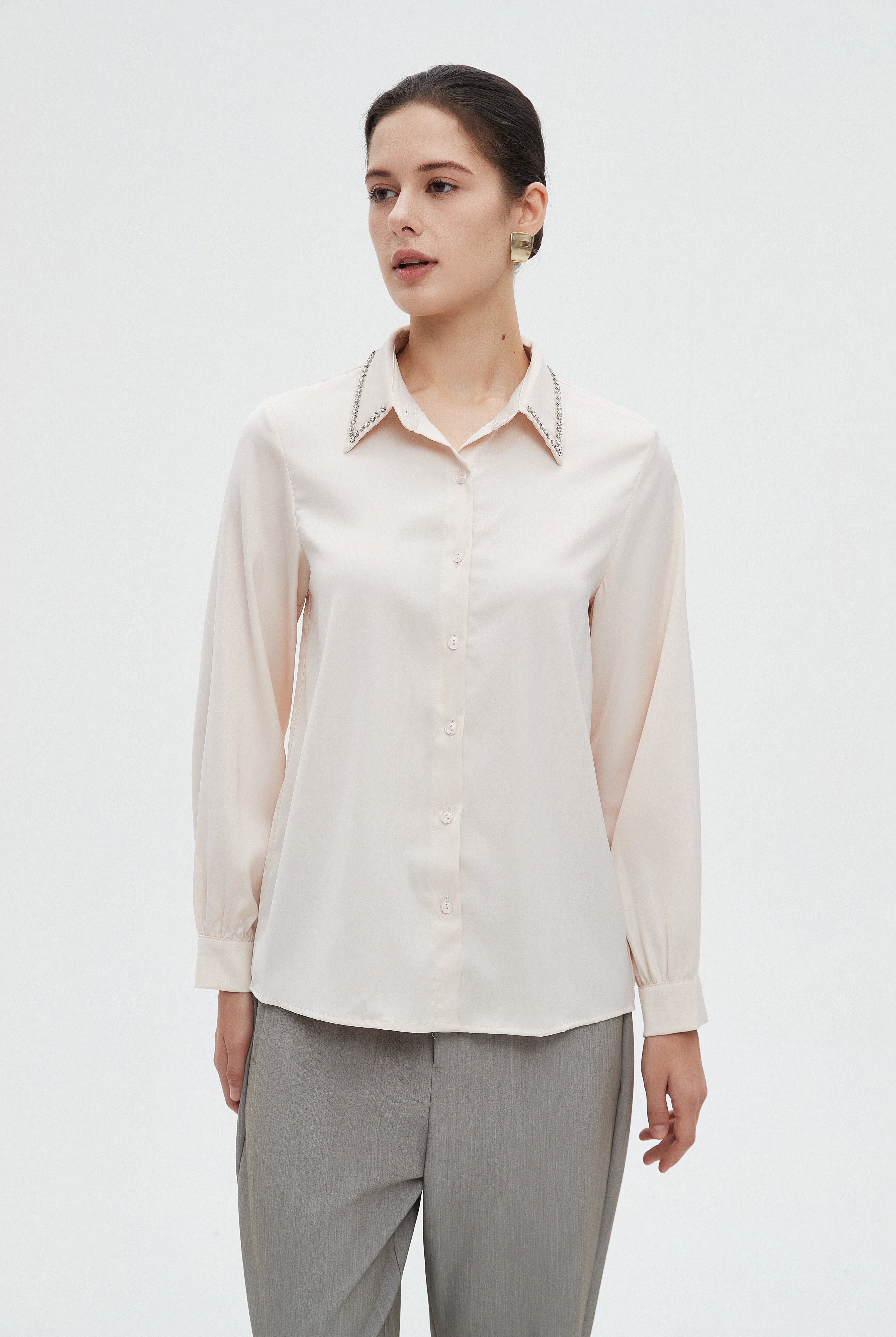 ميكا بلوزة نسائية بياقة مرصعة فصوص سادة بكم طويل وأزرار أمامية