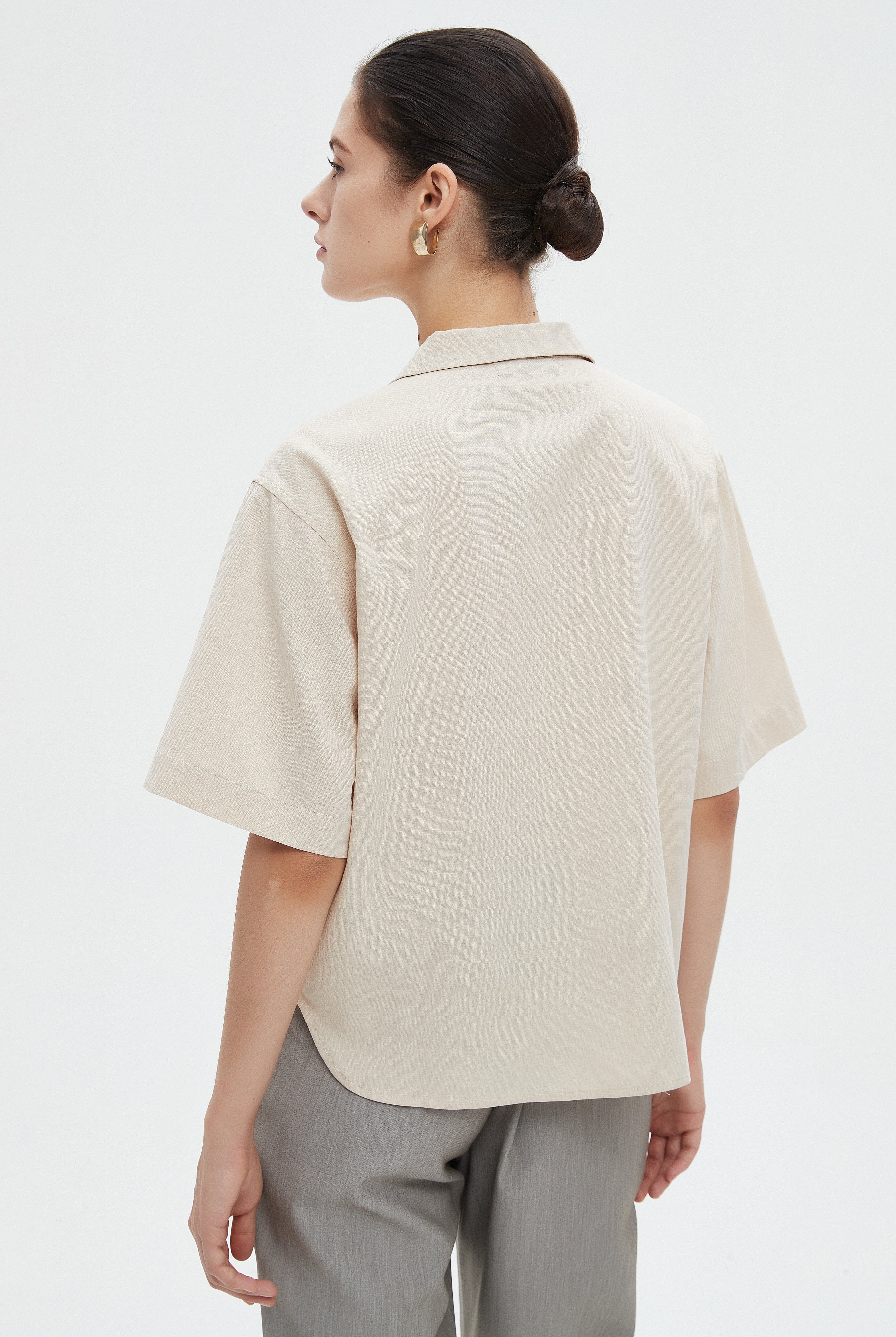 ميكا بلوزة مسائية نص كم ساده بفتحة رقبة