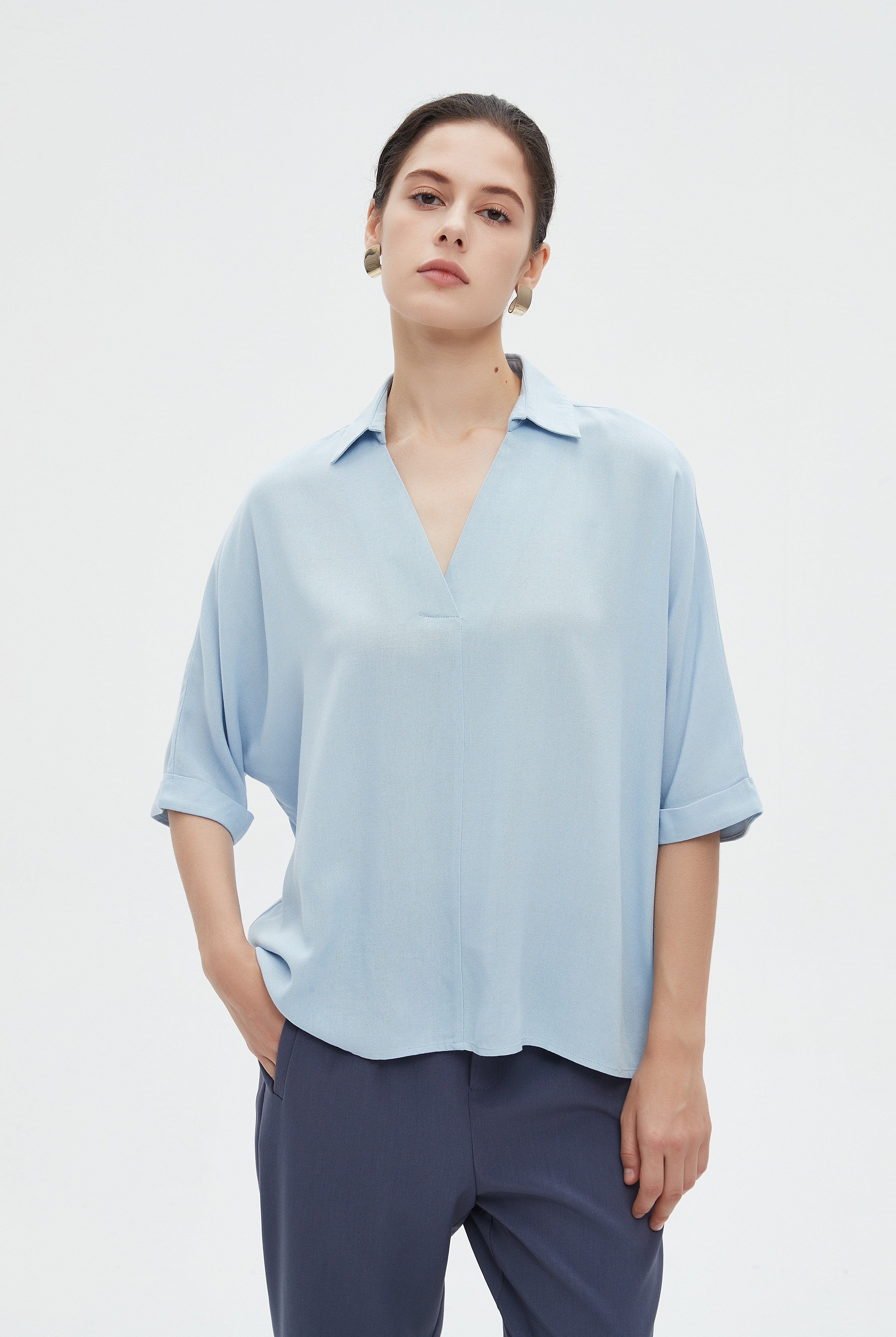 ميكا بلوزة مسائية نص كم ساده بفتحة رقبة