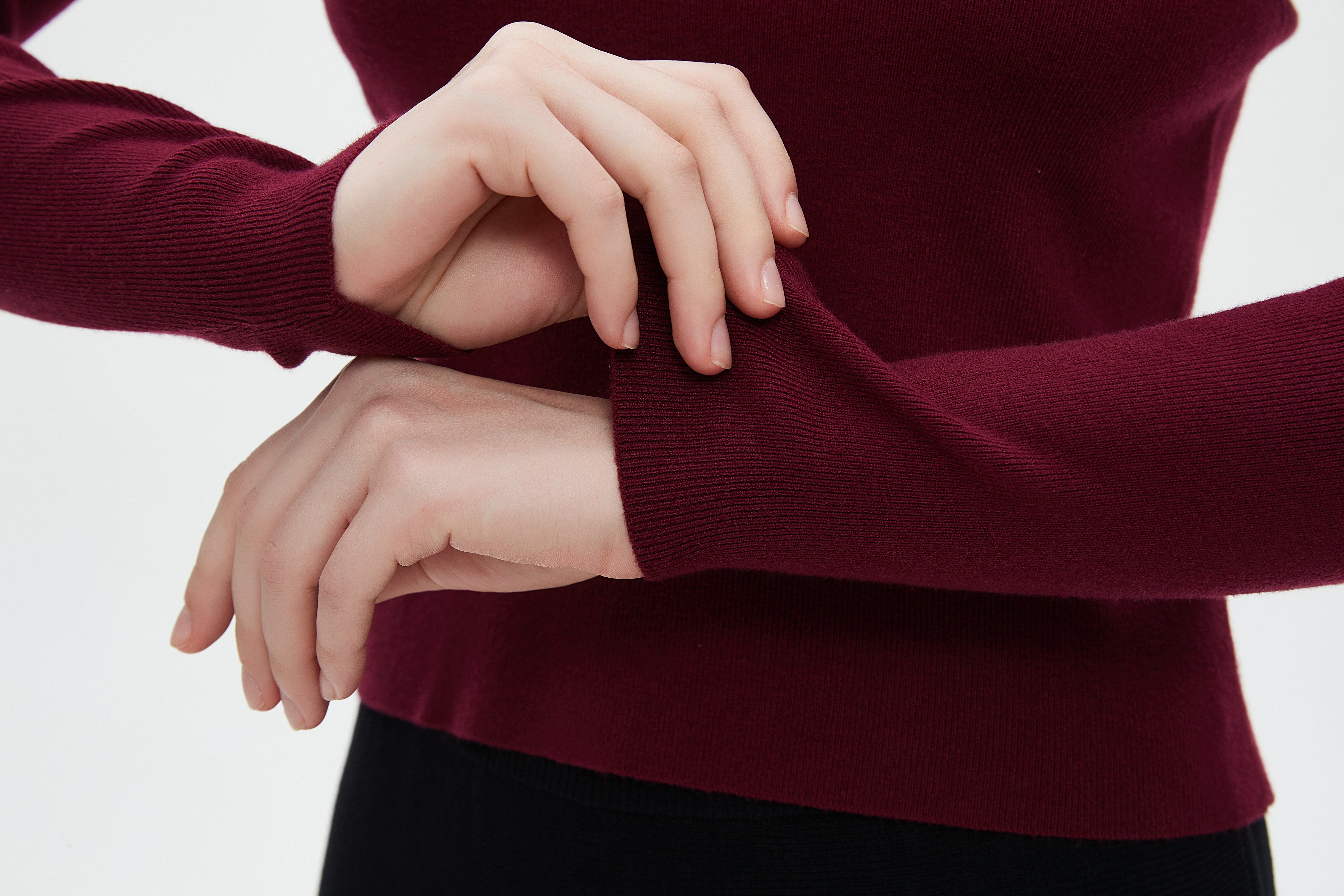 ميكا بلوزة نسائية برقبة عالية وكم طويل للشتاء