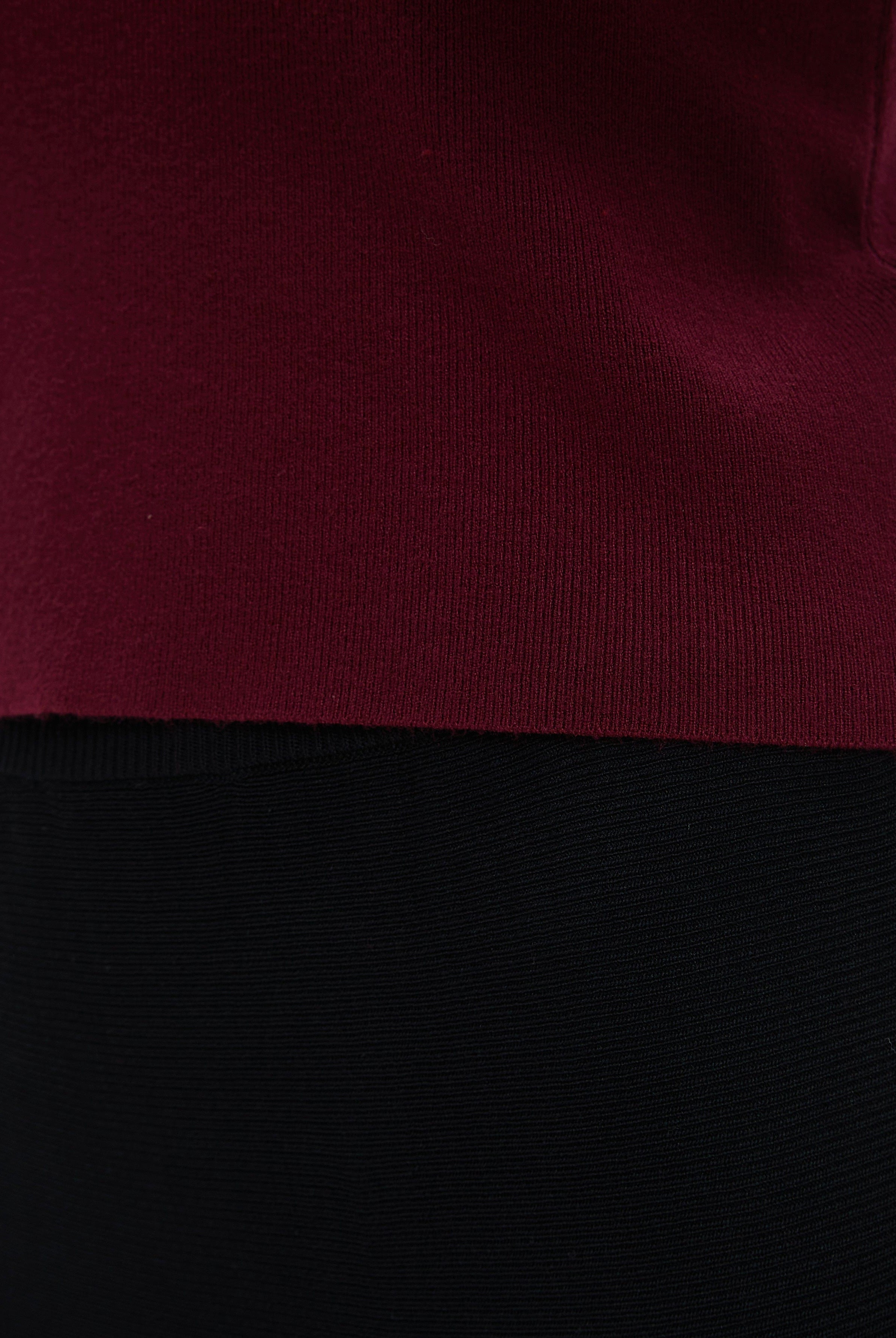 ميكا بلوزة نسائية برقبة عالية وكم طويل للشتاء