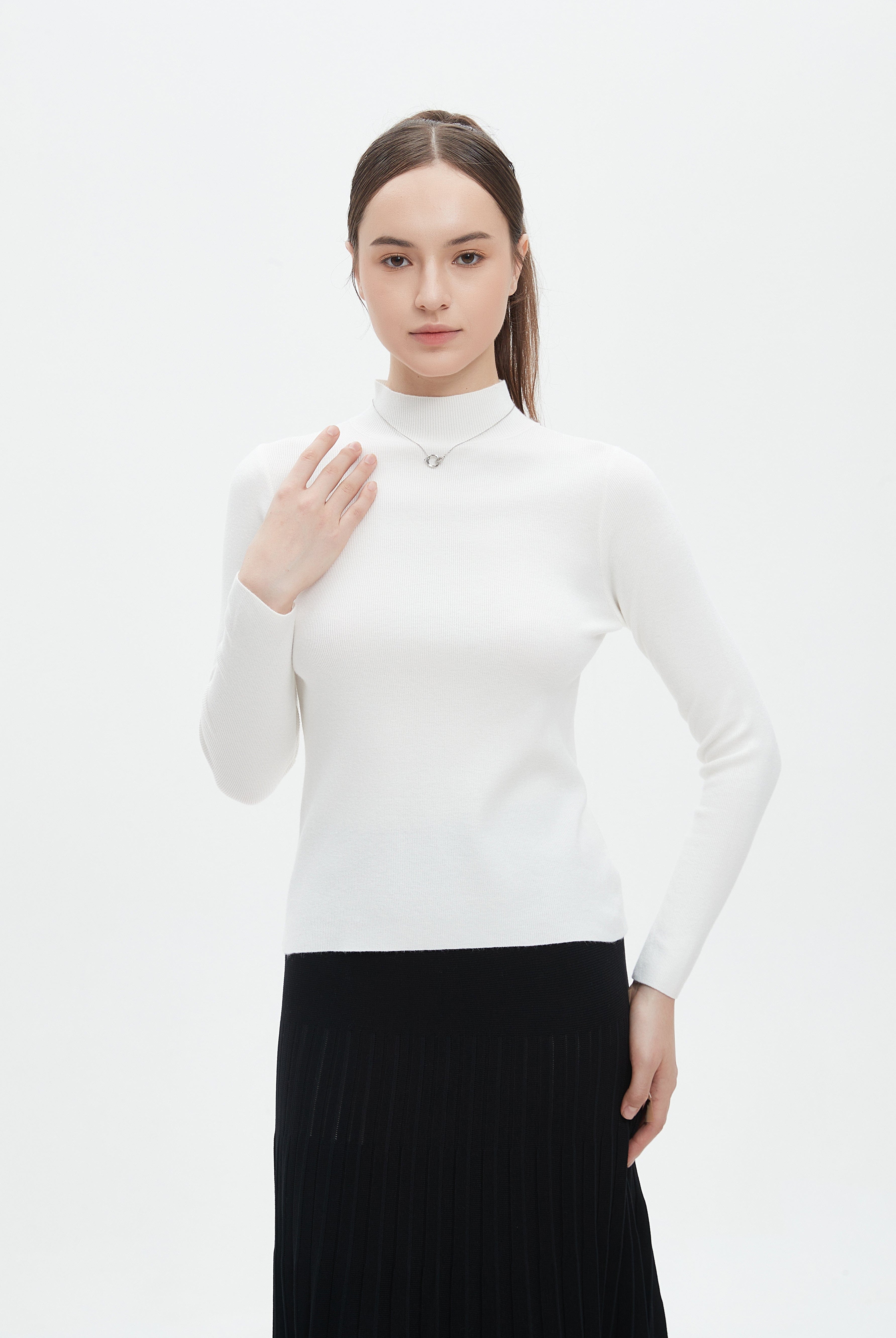 ميكا بلوزة نسائية برقبة عالية وكم طويل للشتاء