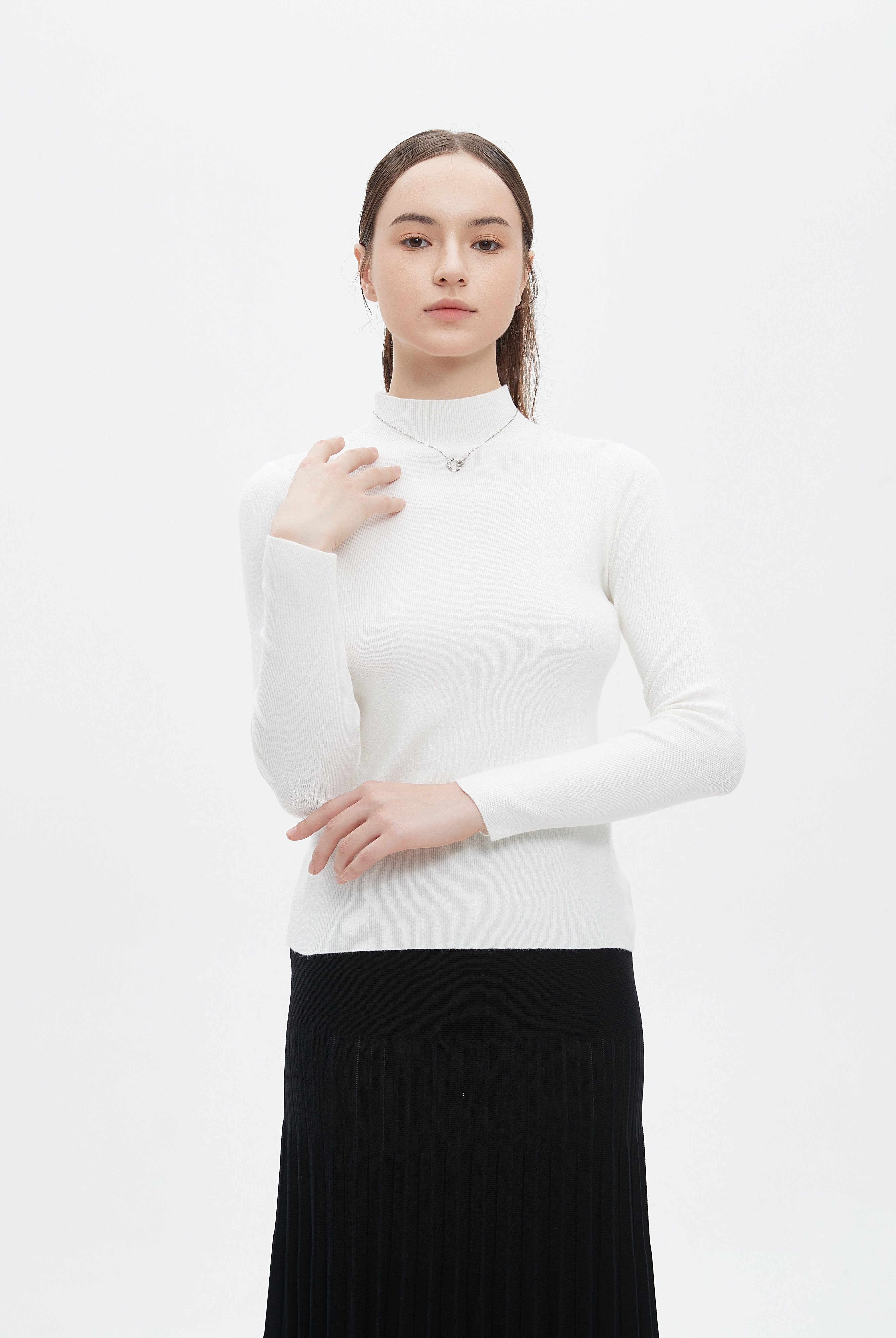 ميكا بلوزة نسائية برقبة عالية وكم طويل للشتاء