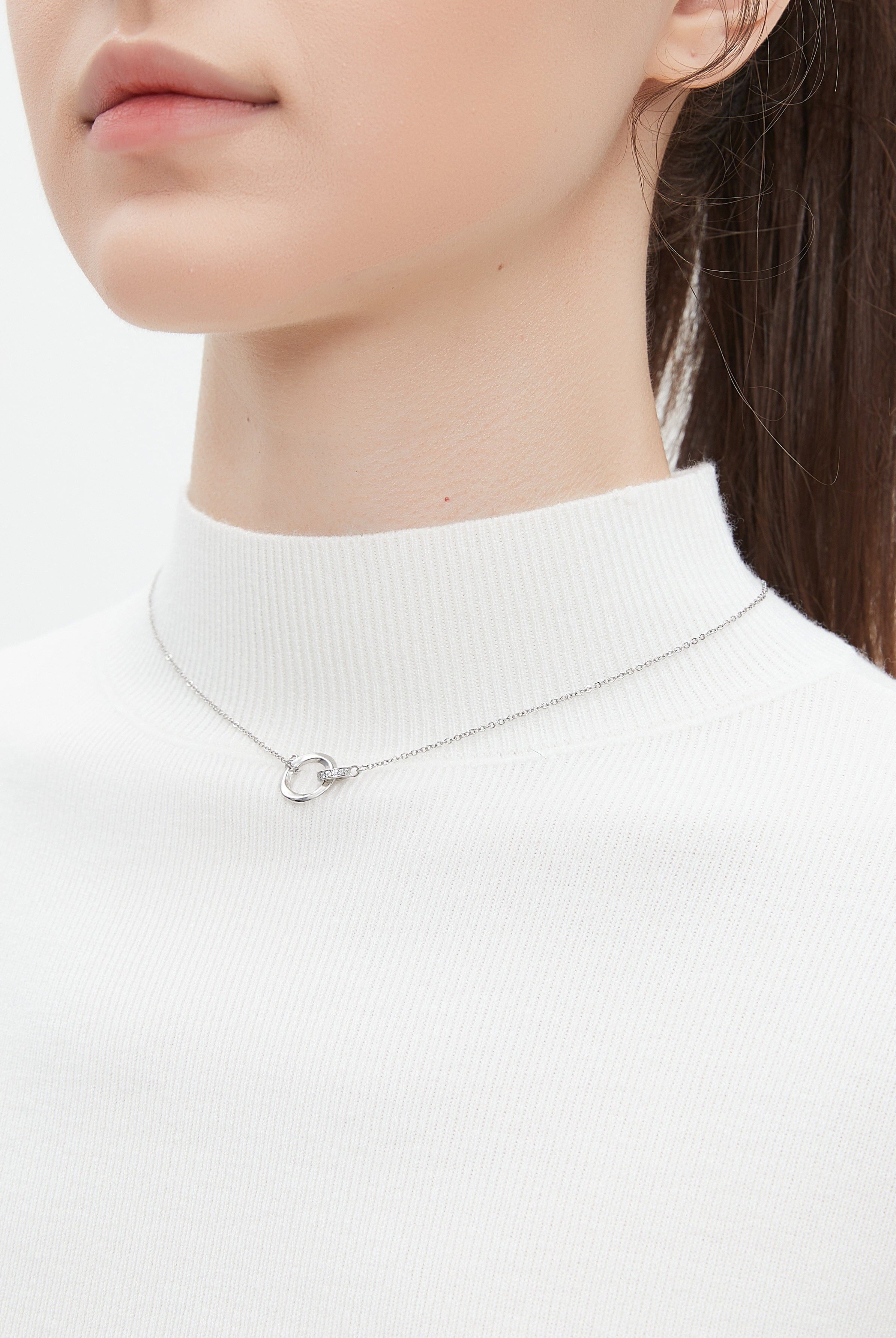 ميكا بلوزة نسائية برقبة عالية وكم طويل للشتاء