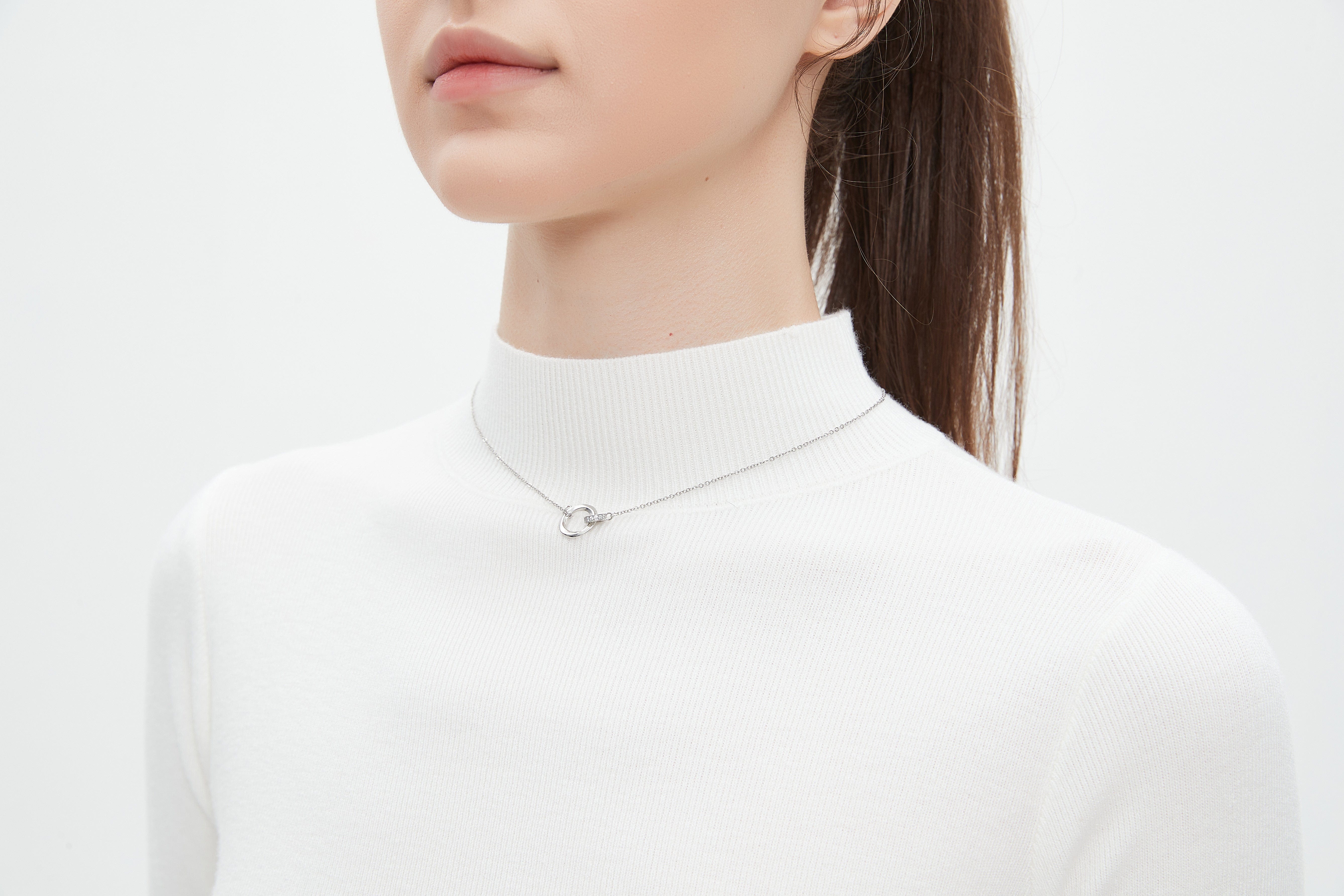 ميكا بلوزة نسائية برقبة عالية وكم طويل للشتاء