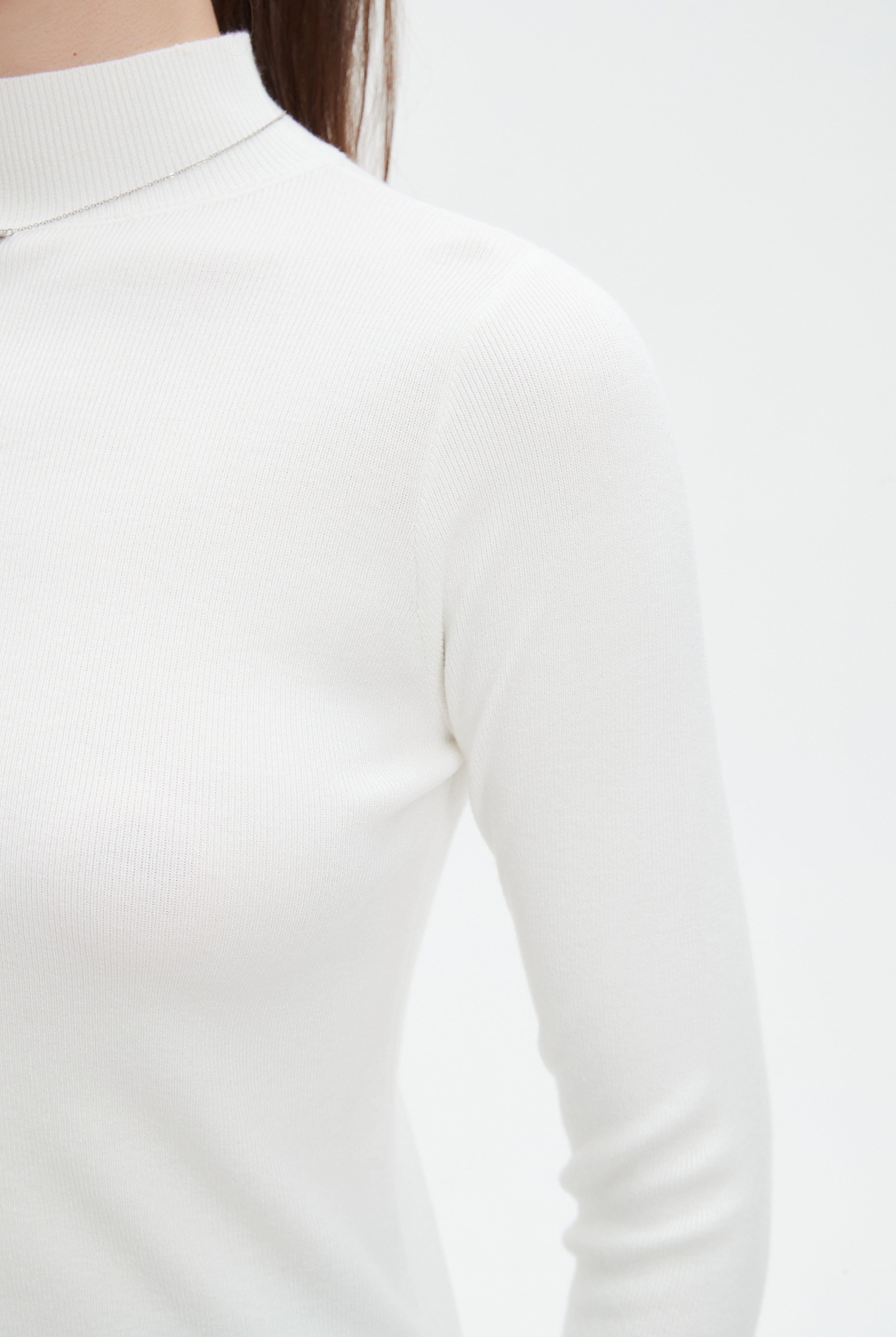 ميكا بلوزة نسائية برقبة عالية وكم طويل للشتاء