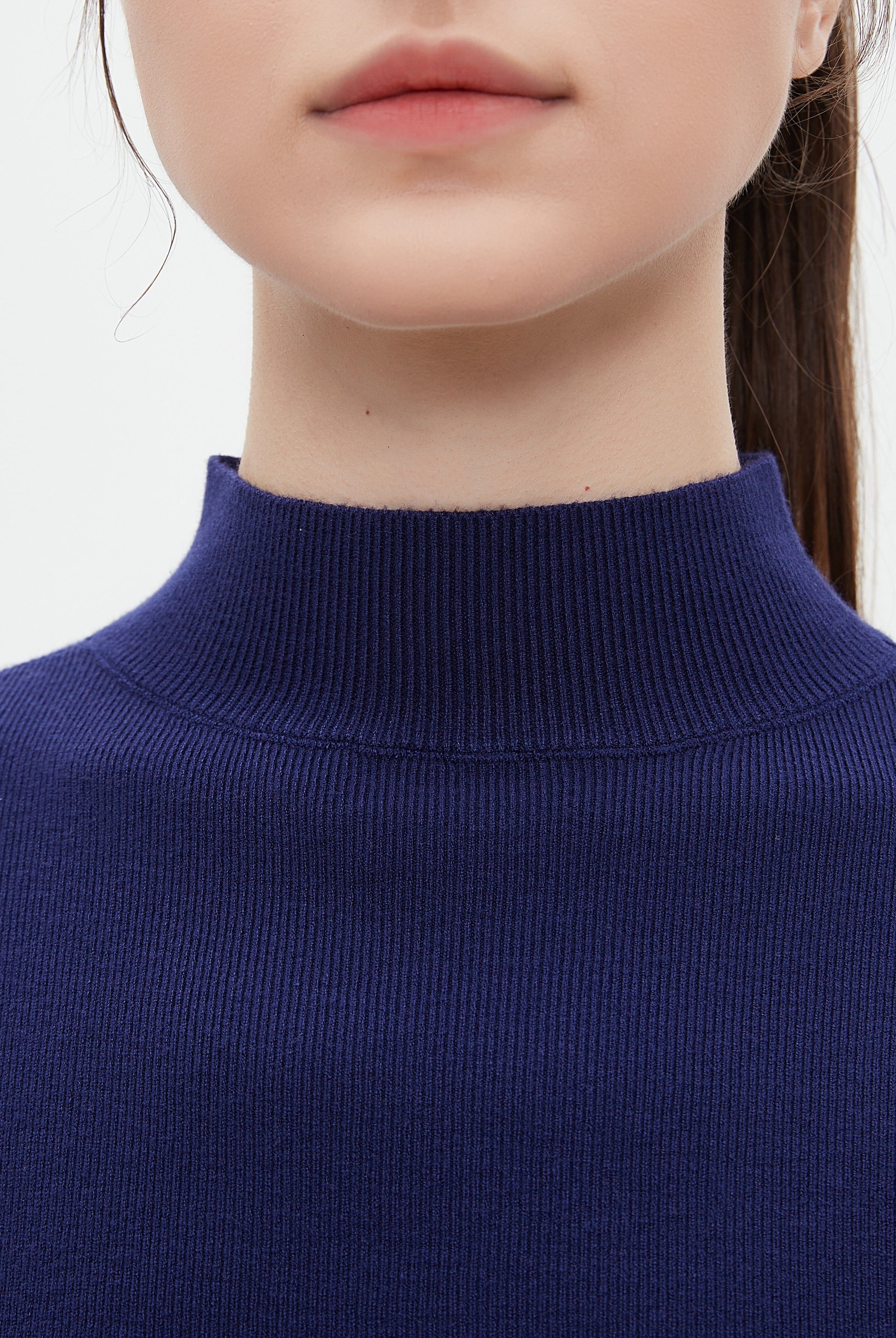 ميكا بلوزة نسائية برقبة عالية وكم طويل للشتاء