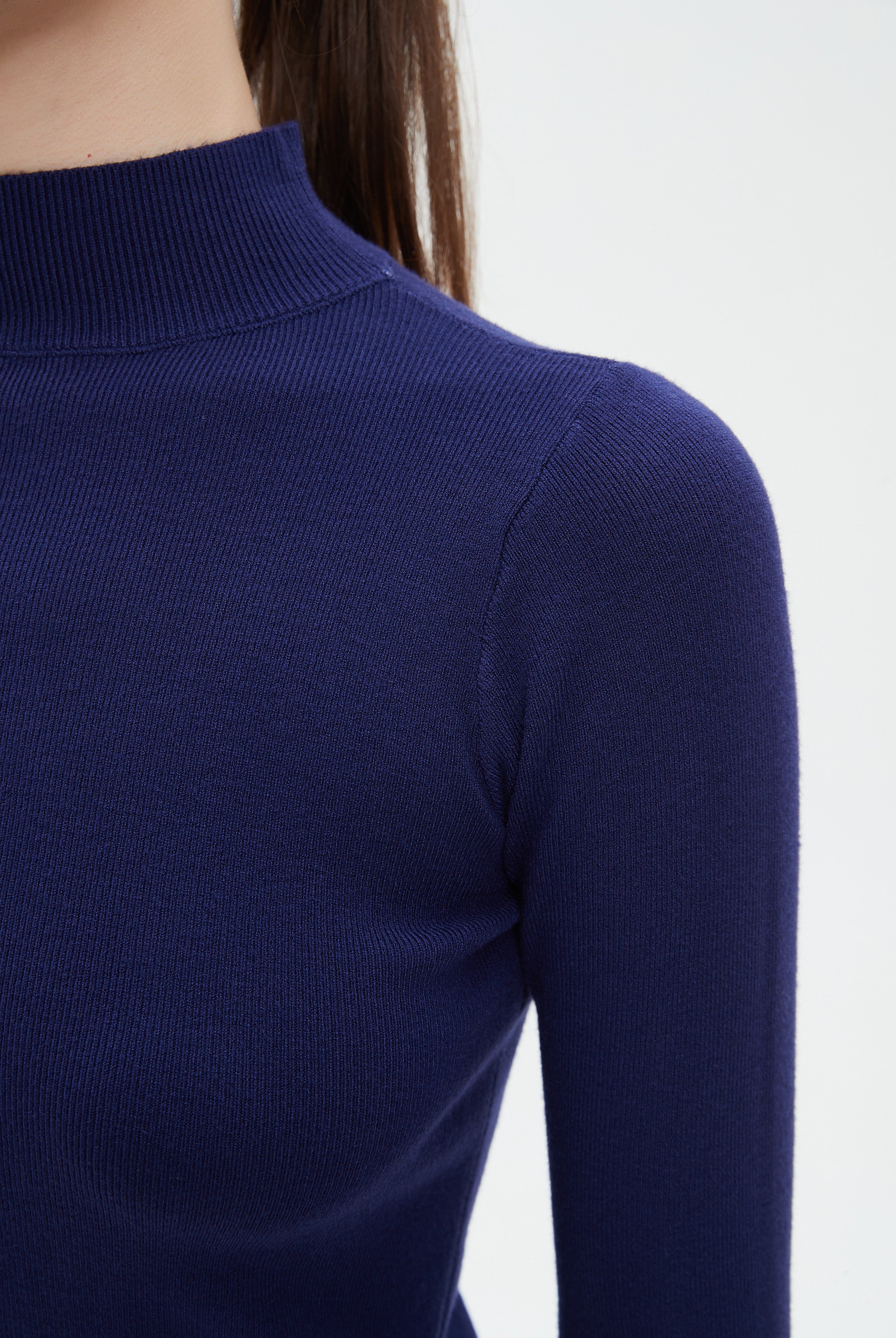 ميكا بلوزة نسائية برقبة عالية وكم طويل للشتاء