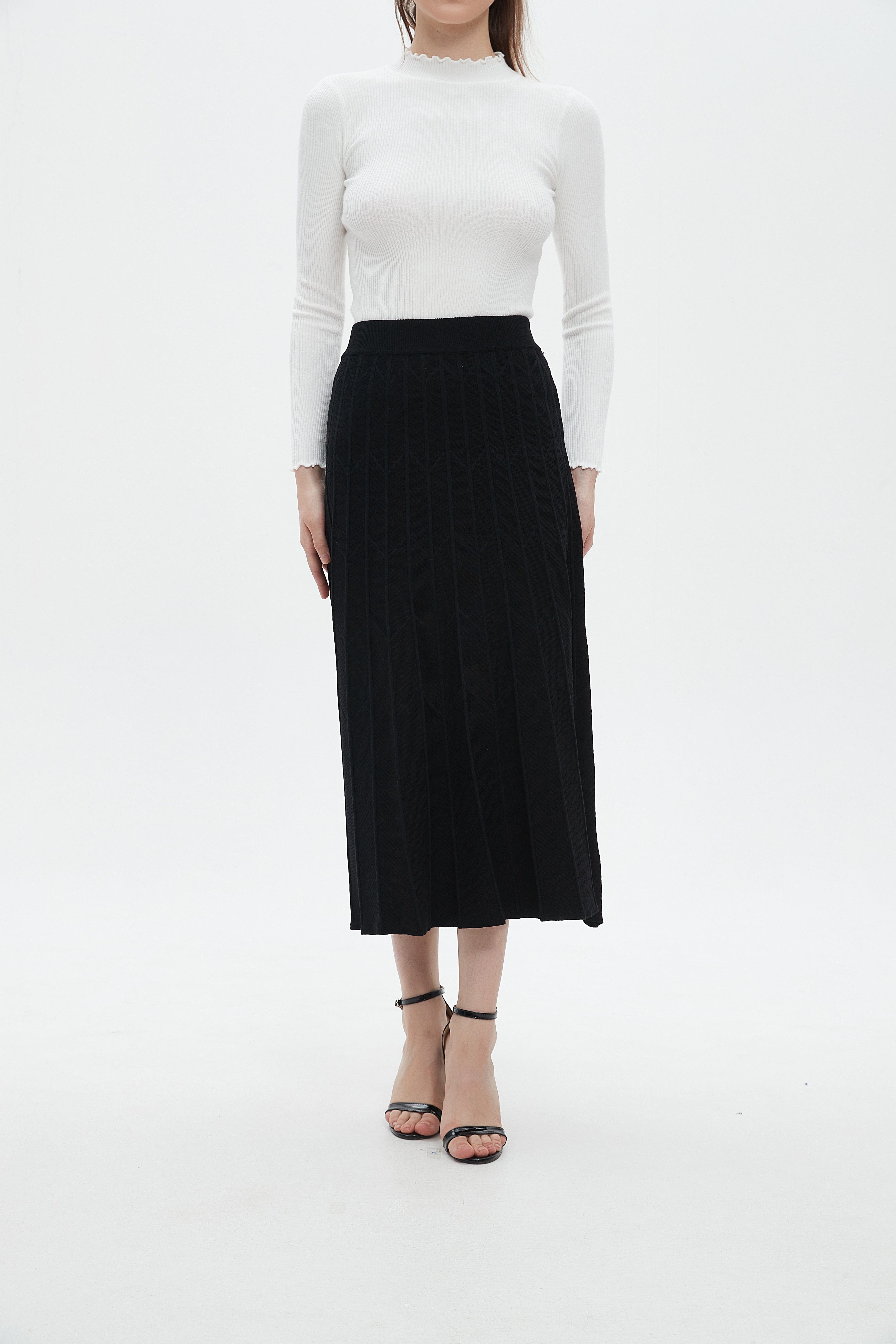 ميكا تنورة نسائية سادة بقصة كشكش ميدي