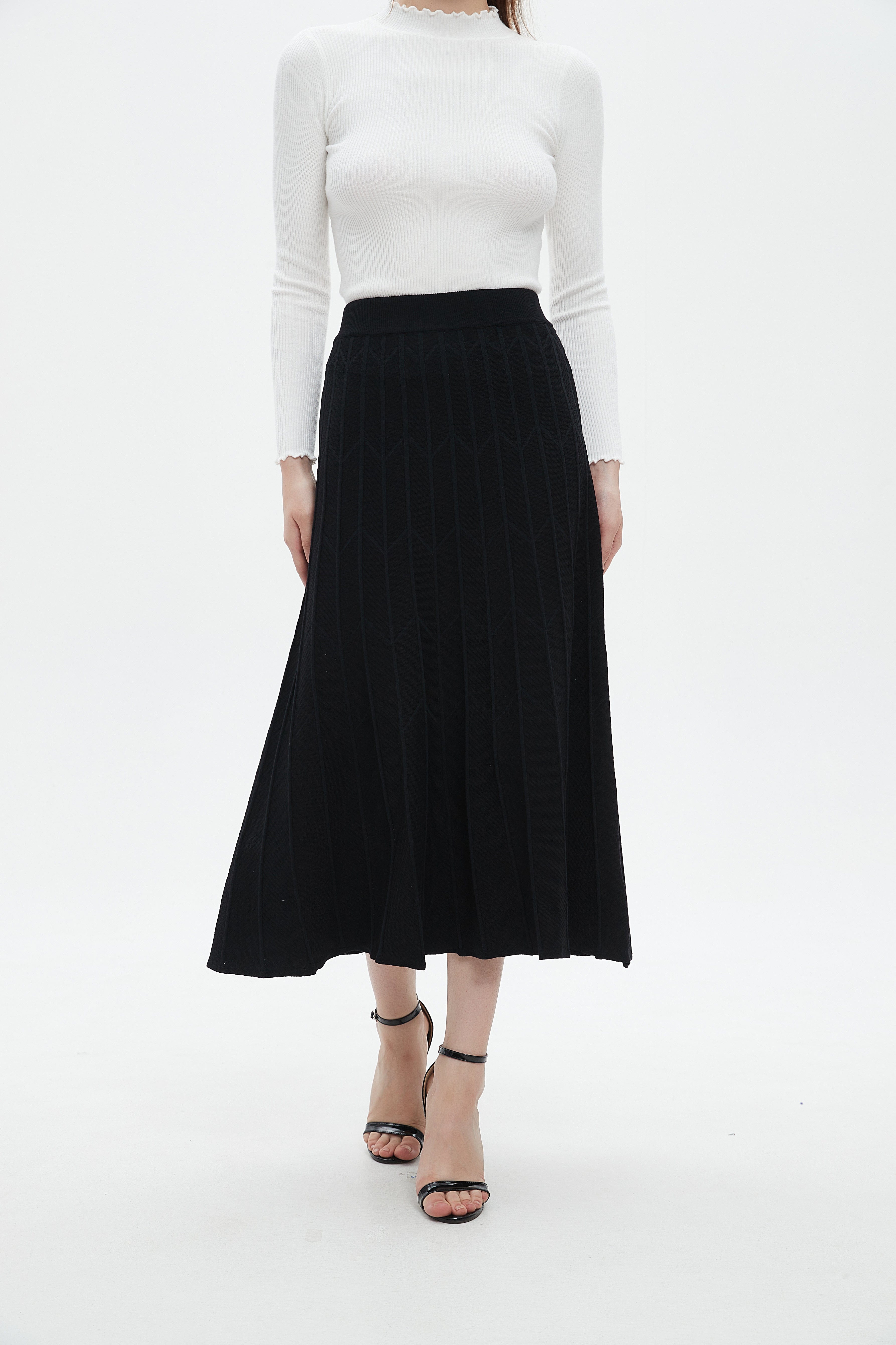 ميكا تنورة نسائية سادة بقصة كشكش ميدي