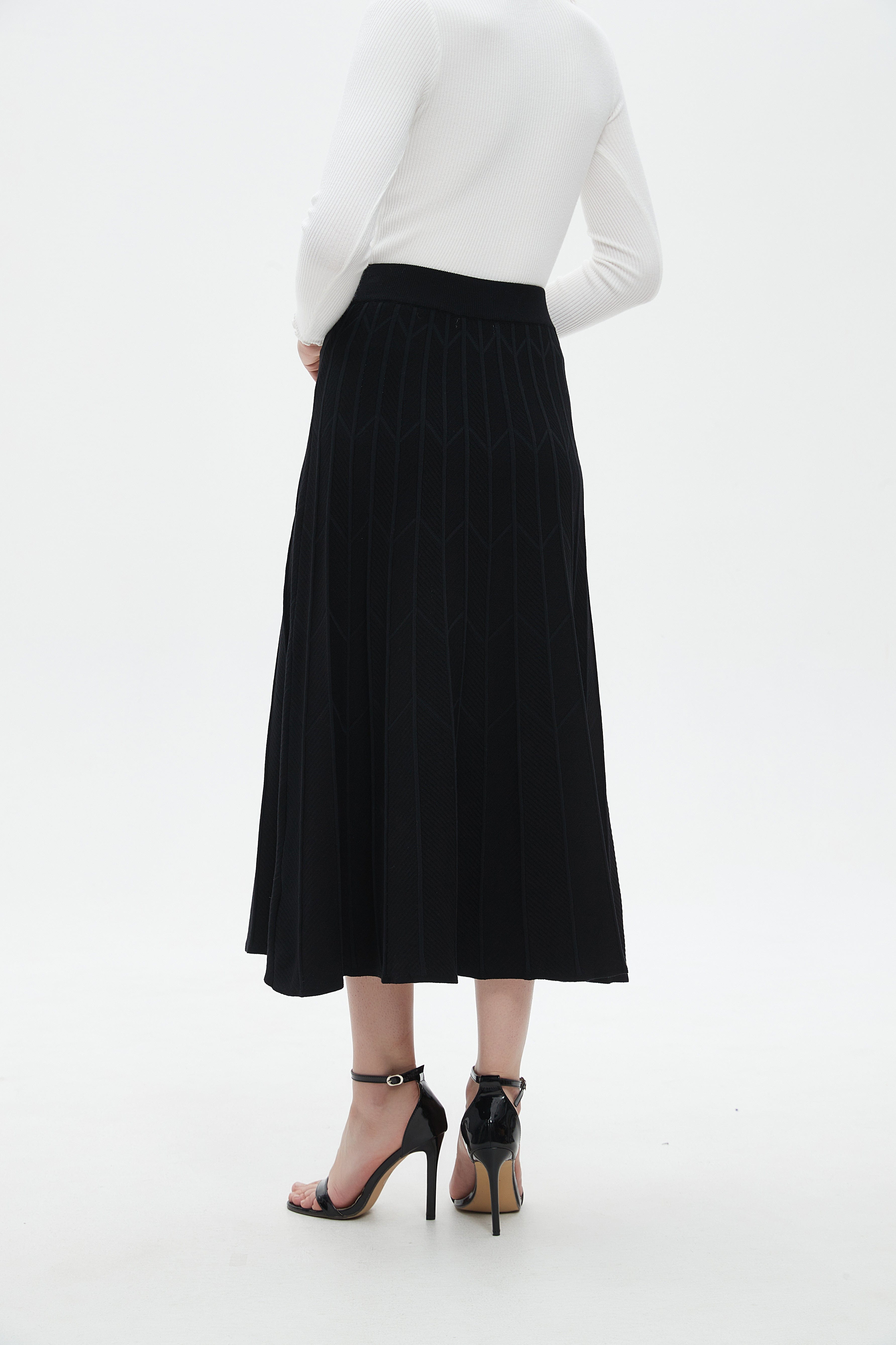 ميكا تنورة نسائية سادة بقصة كشكش ميدي