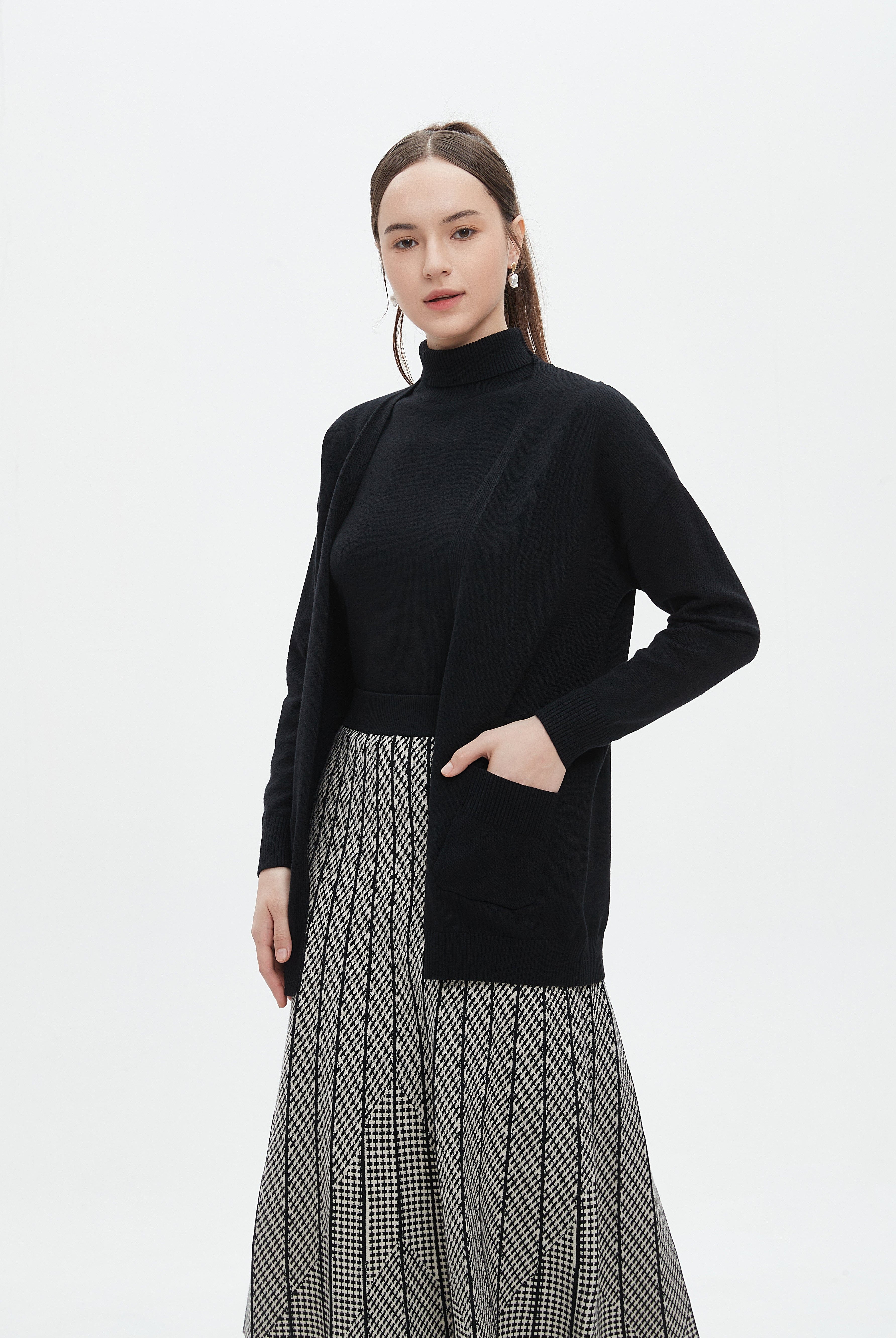 ميكا كارديجان طويل برقبة طويلة سادة