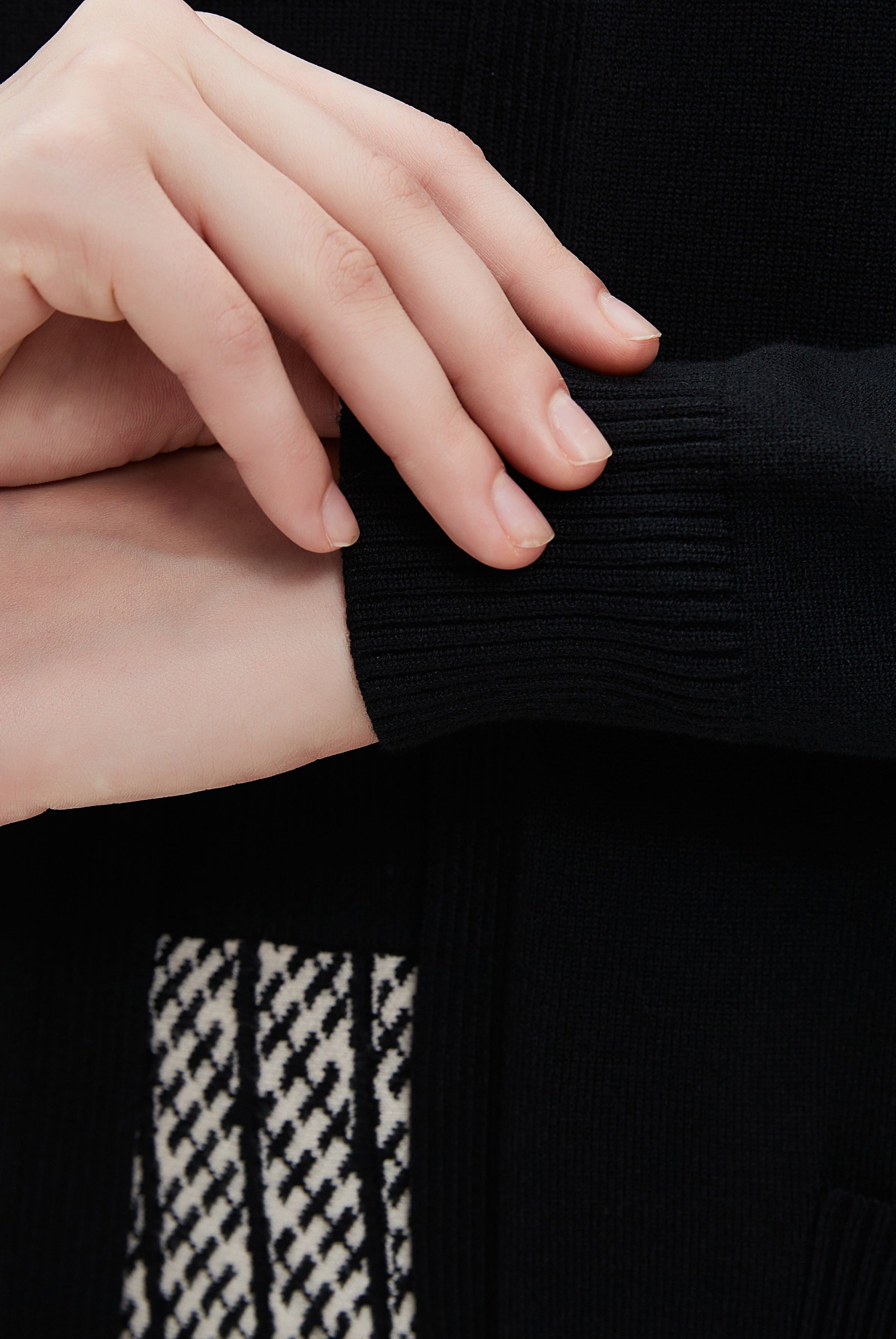 ميكا كارديجان طويل برقبة طويلة سادة