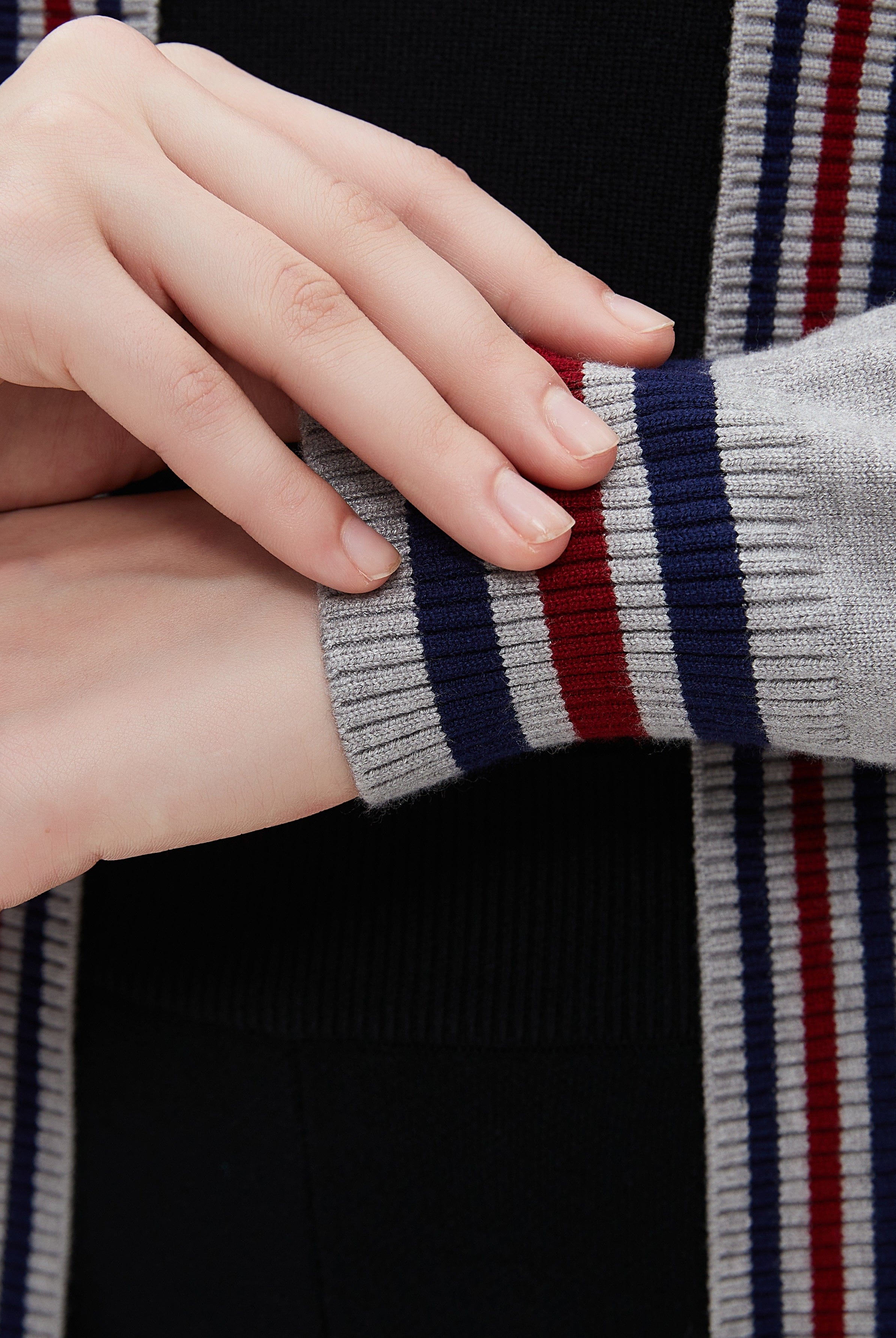 ميكا كارديجان طويل منقوش بخياطة ملونة