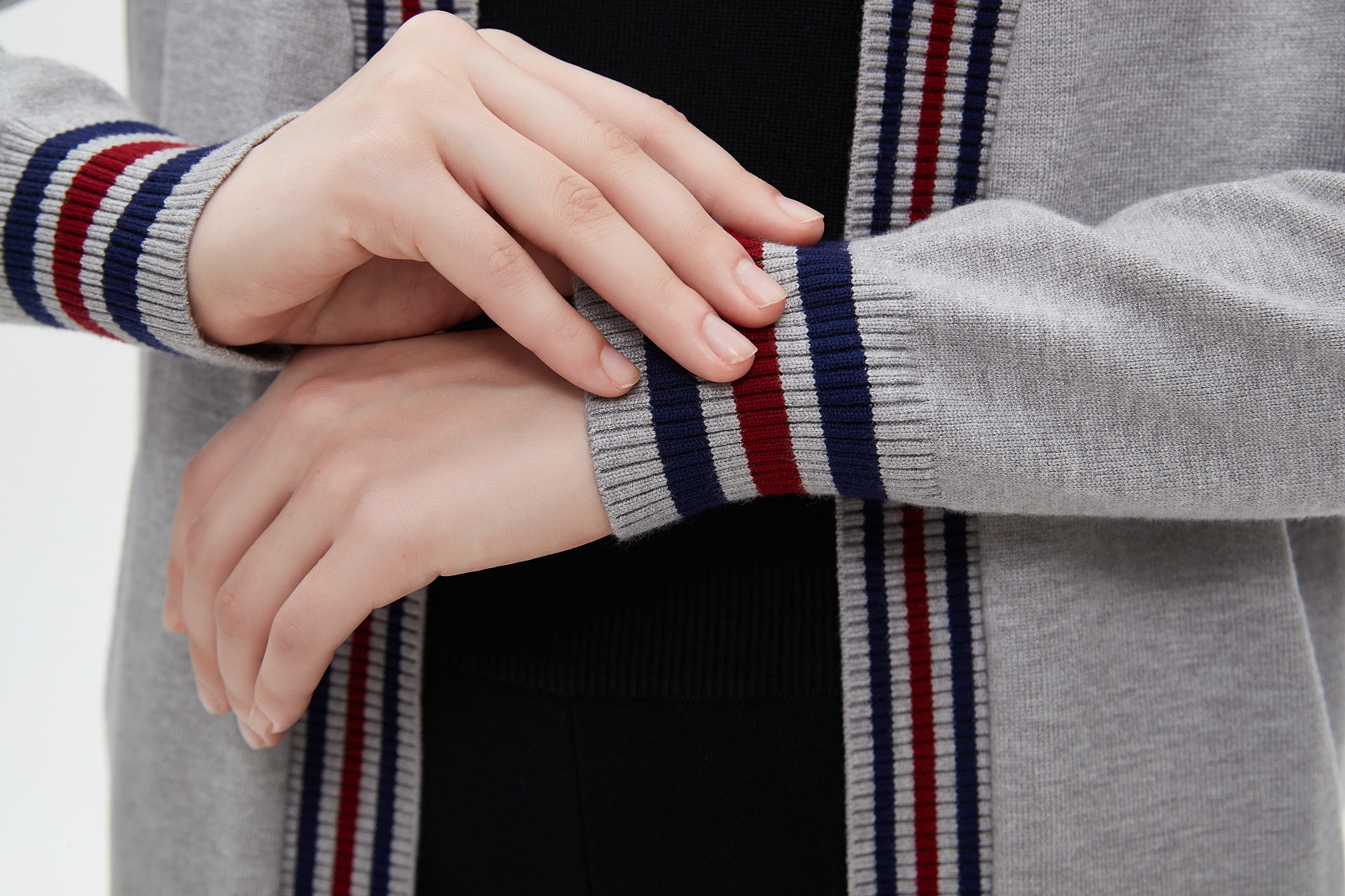 ميكا كارديجان طويل منقوش بخياطة ملونة