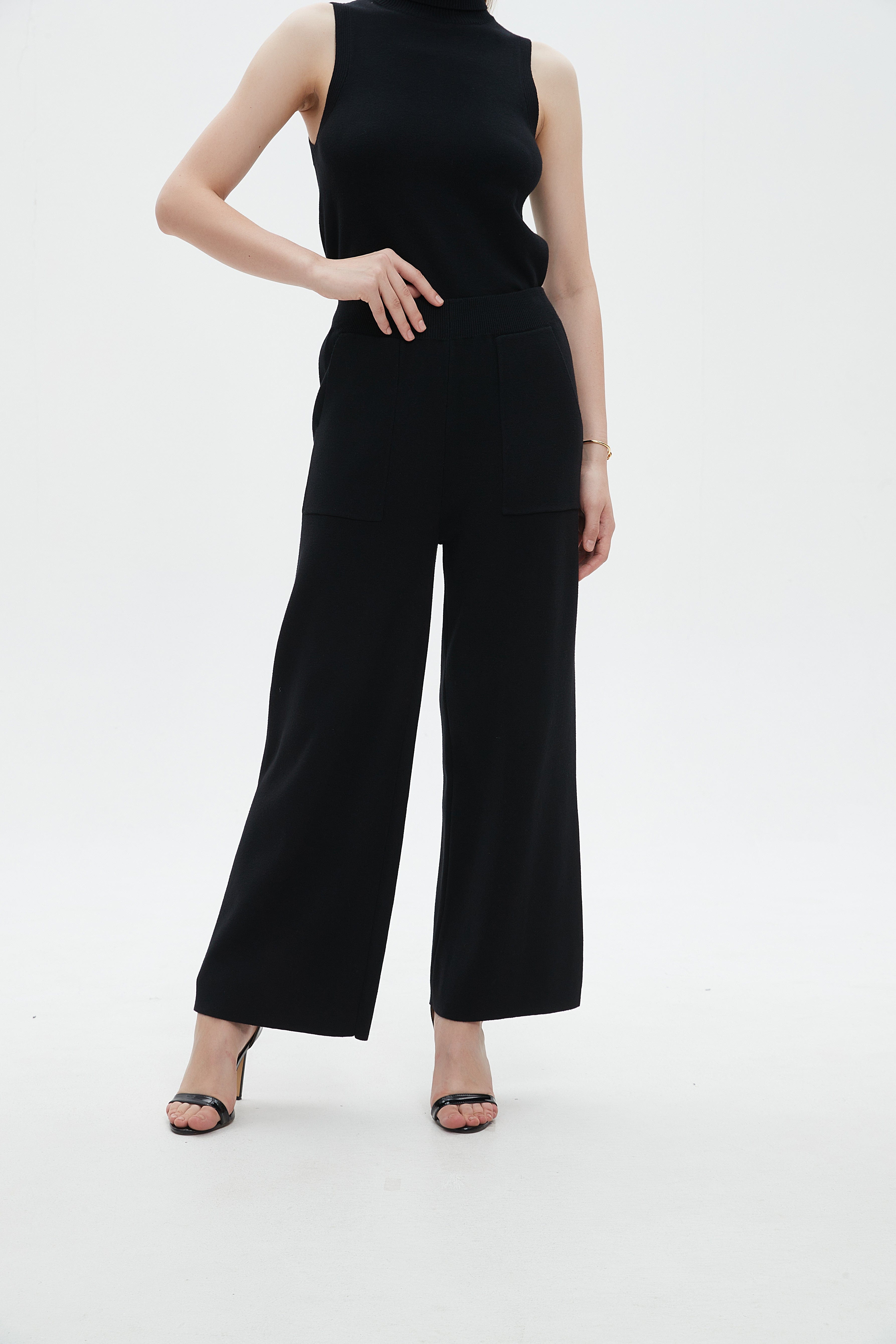 ميكا بنطلون واسع سادة بجيوب من الأمام