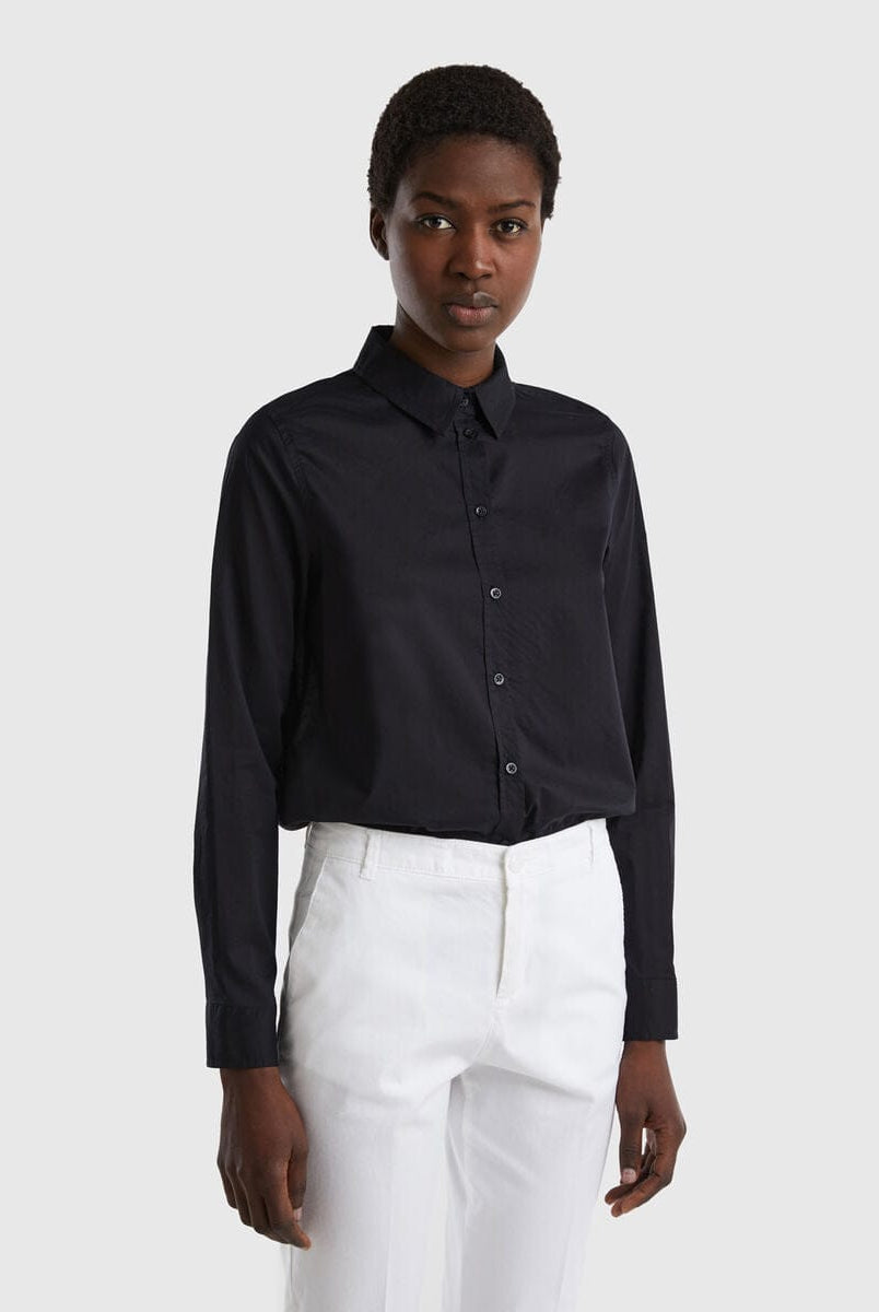 يونايتد كولورز اوف بينيتون قميص نسائي بقصة عادية