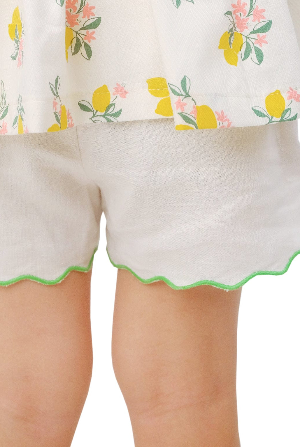 جينجرسنابس شورت بيبي بنات سادة بخط مطرز