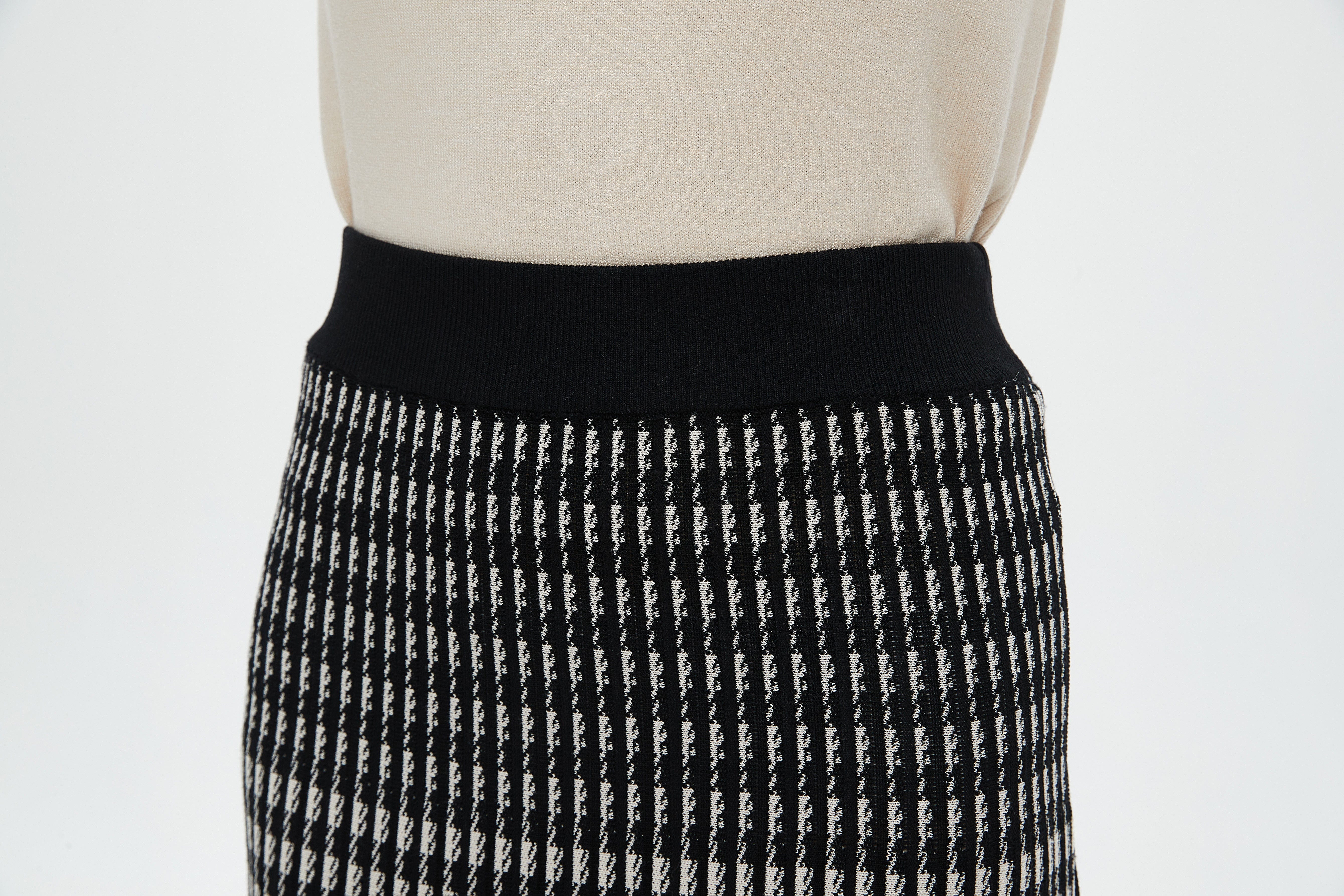 ميكا تنورة نسائية ميدي مربعات مخصرة