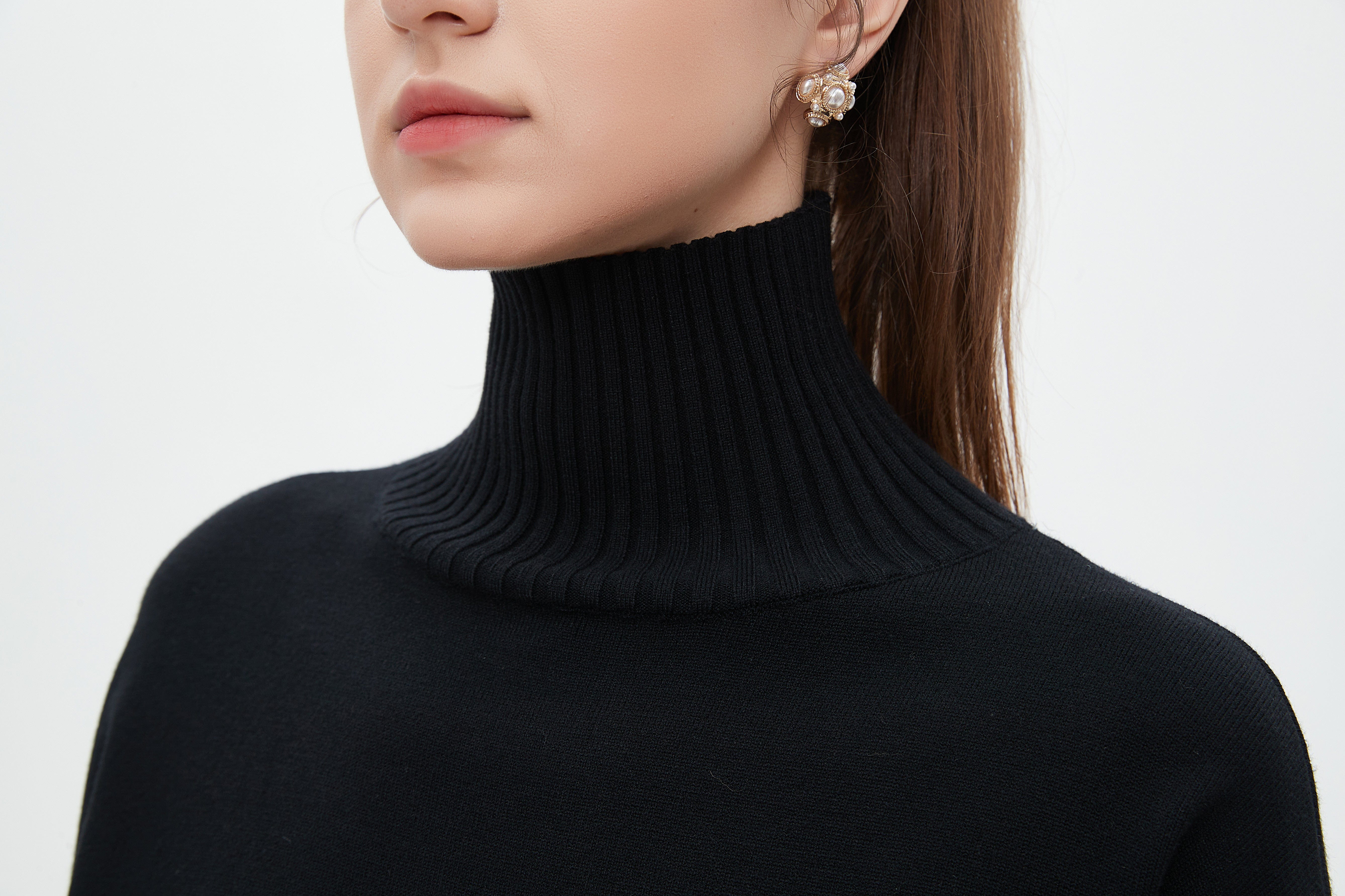 ميكا بلوزة طويلة نسائية سادة بكم طويل ورقبة عالية