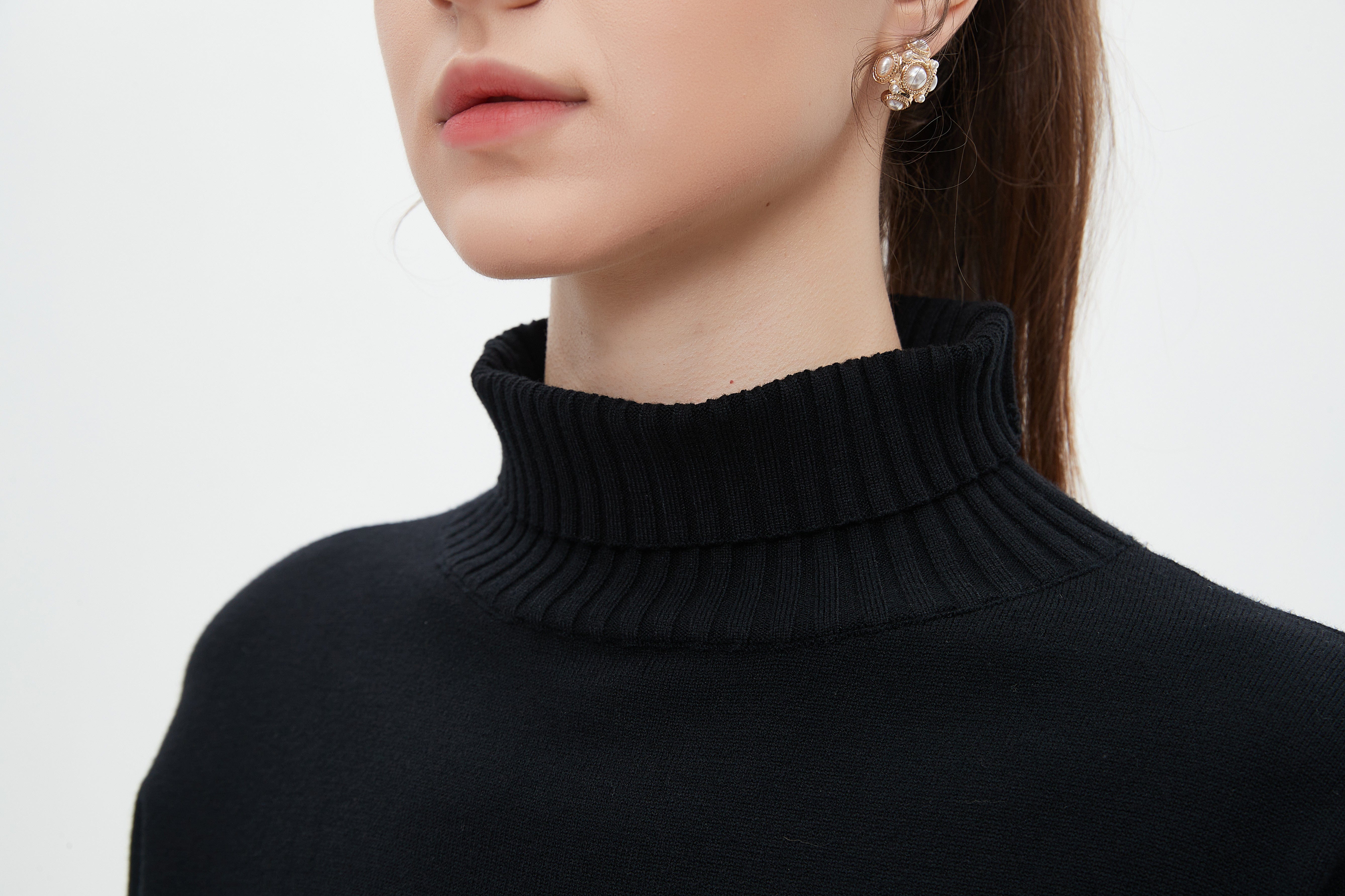 ميكا بلوزة طويلة نسائية سادة بكم طويل ورقبة عالية