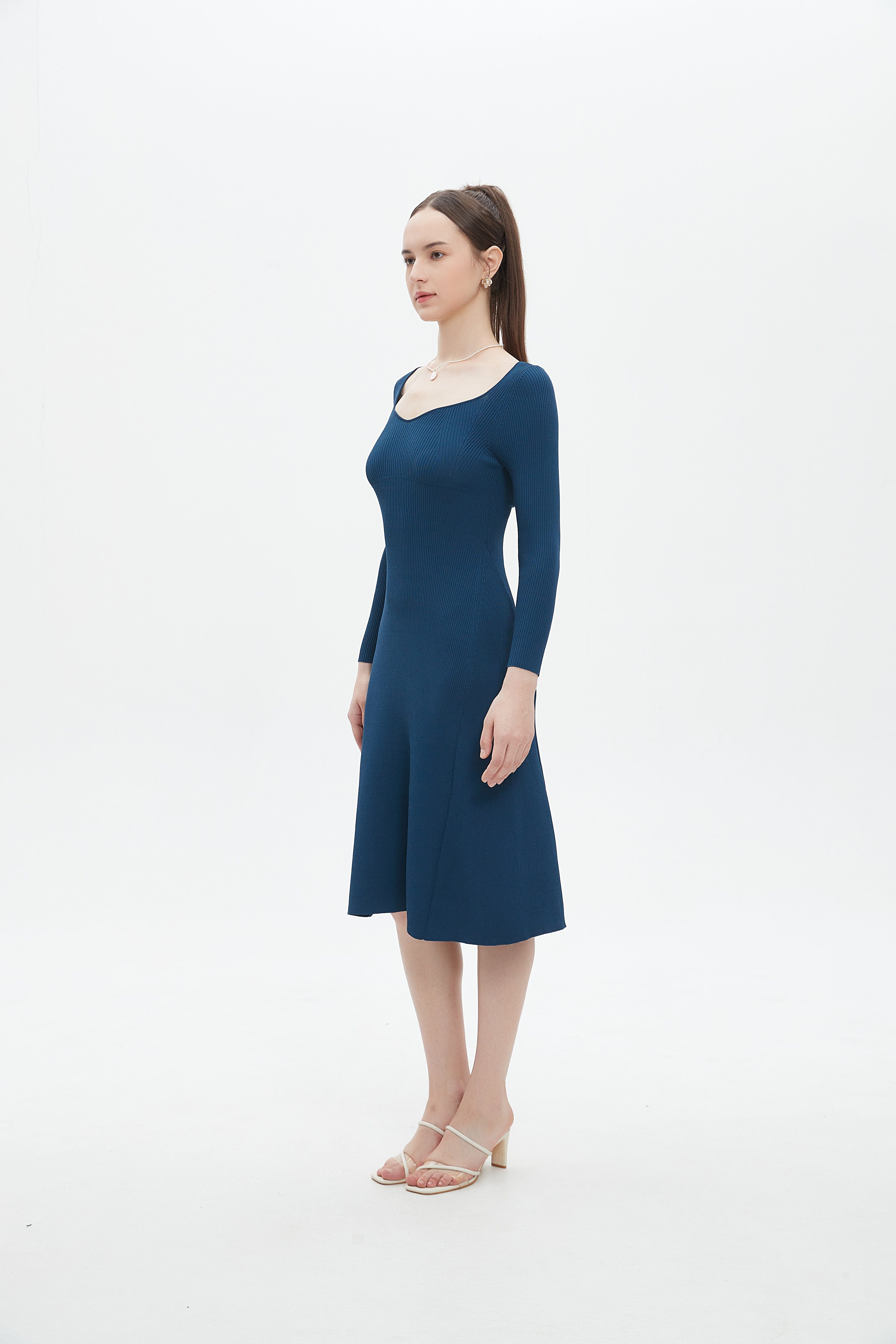 ميكا فستان ميدي ميدى سادة مضلع برقبة مفتوحه نسائى