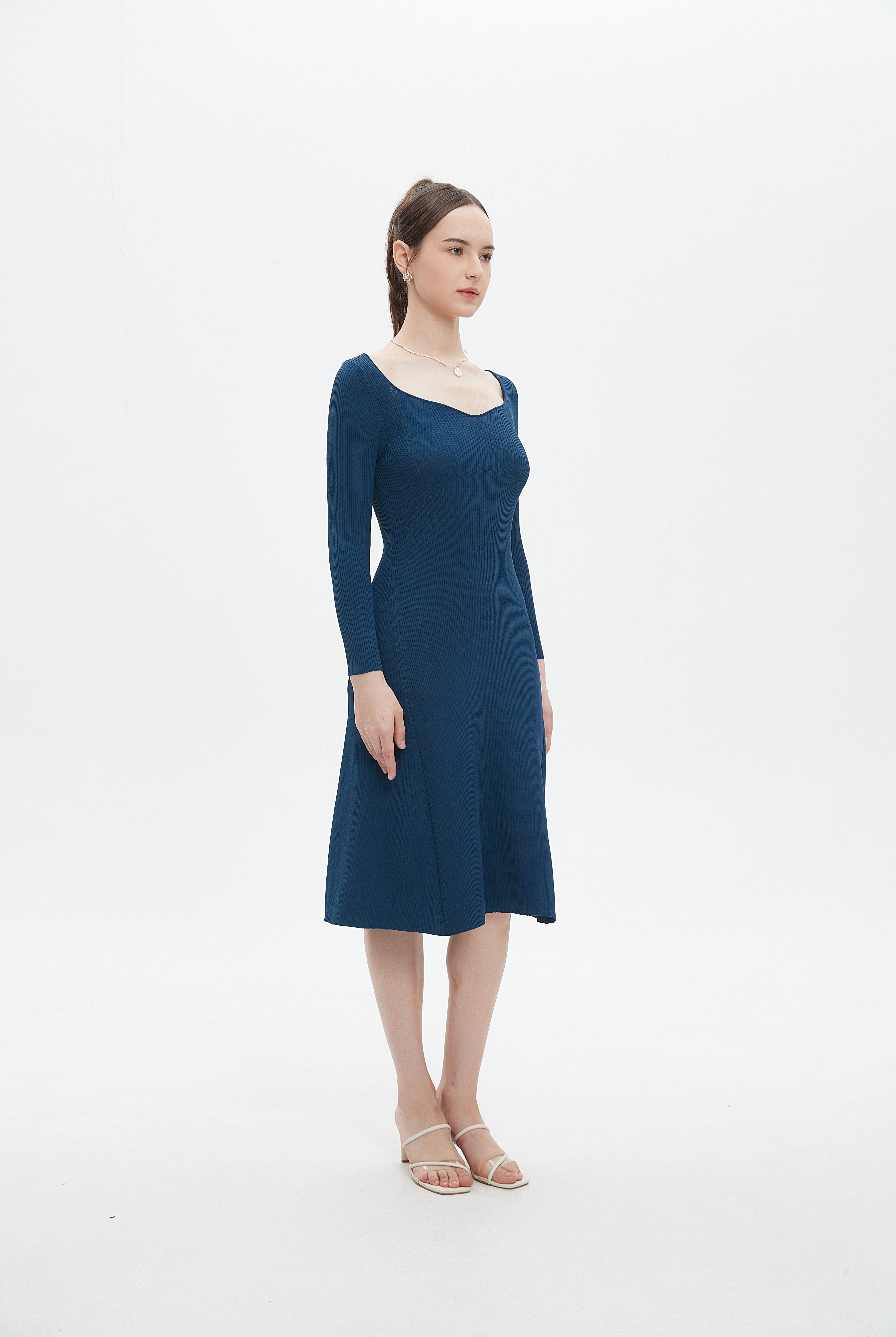 ميكا فستان ميدي ميدى سادة مضلع برقبة مفتوحه نسائى