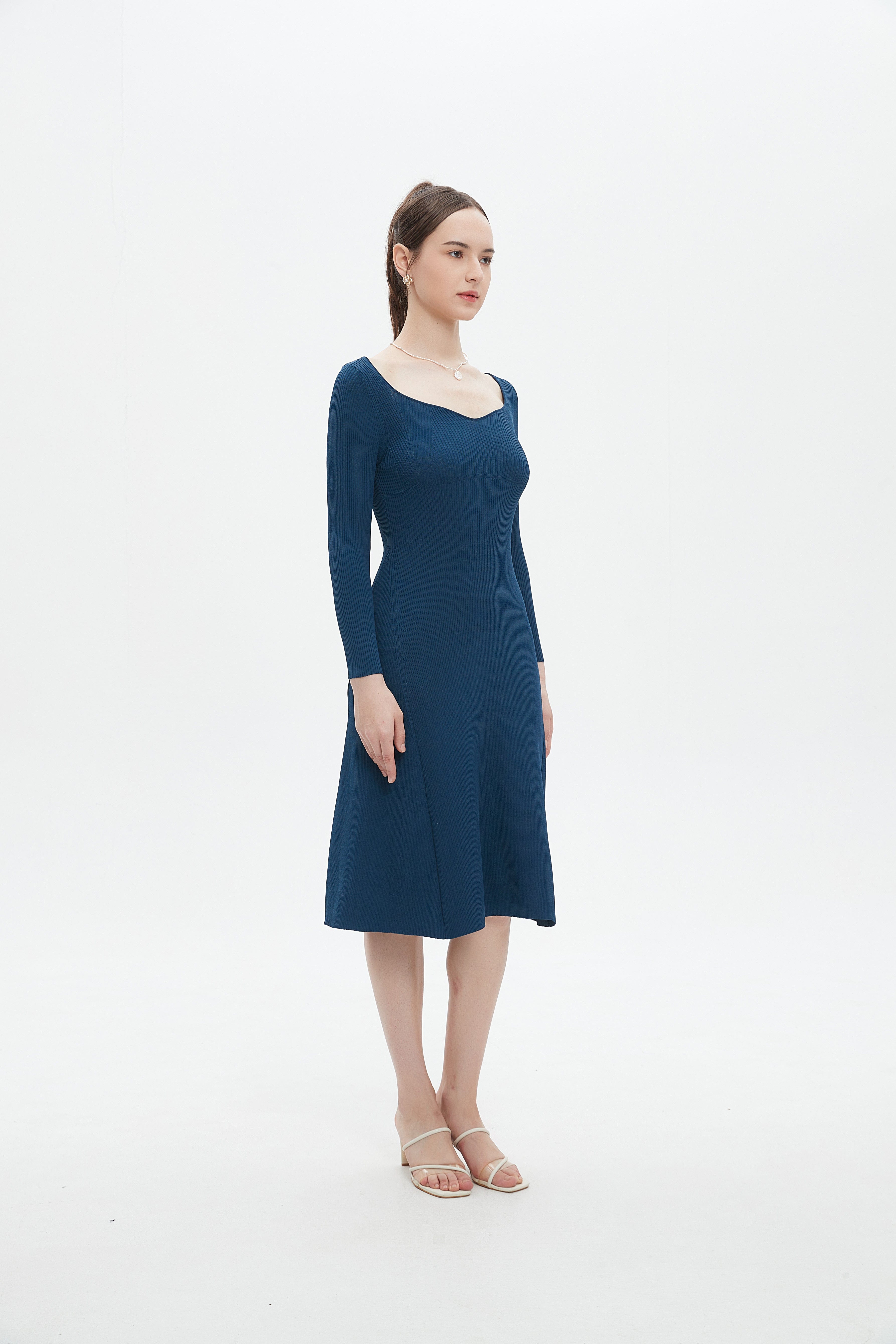 ميكا فستان ميدي ميدى سادة مضلع برقبة مفتوحه نسائى