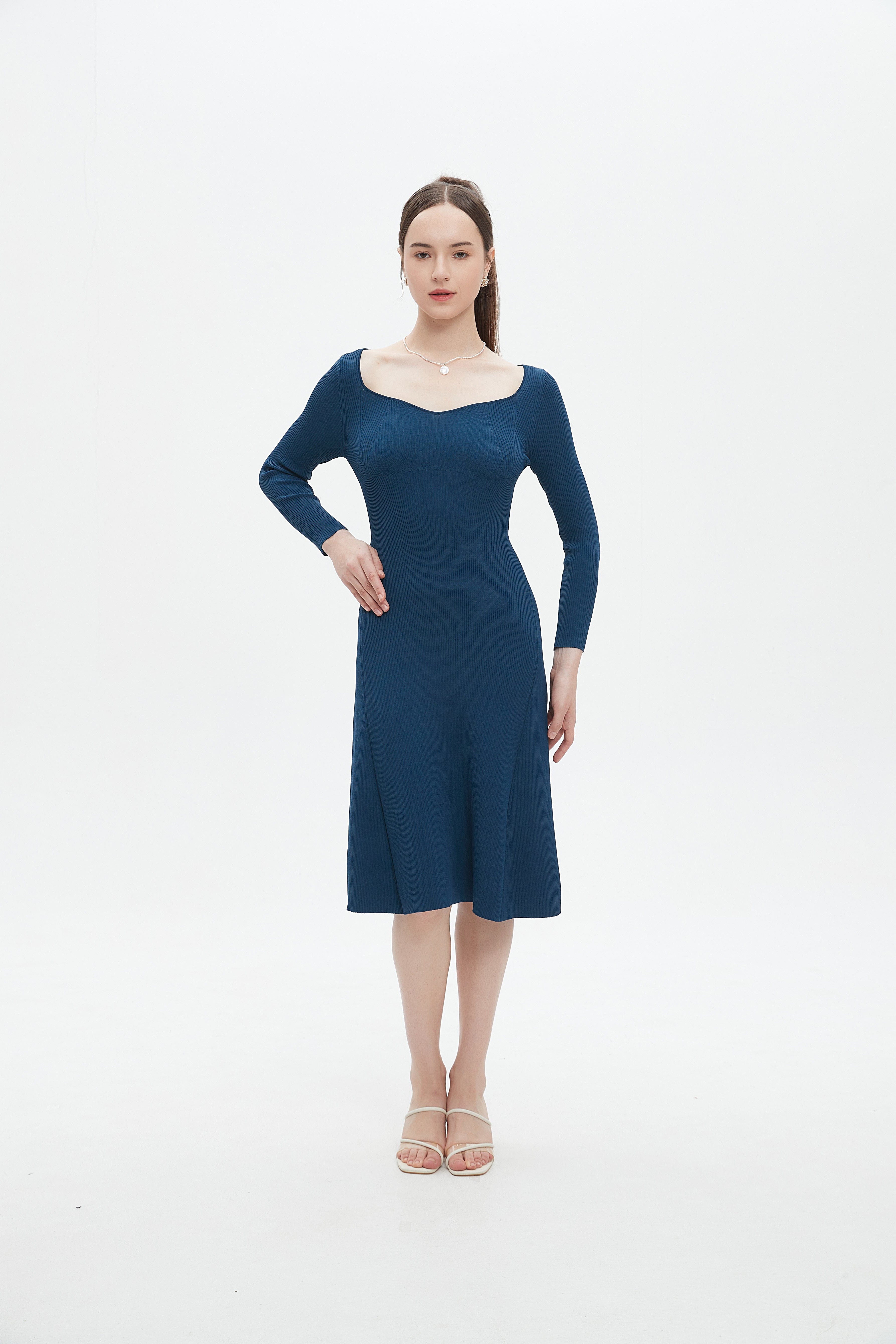 ميكا فستان ميدي ميدى سادة مضلع برقبة مفتوحه نسائى