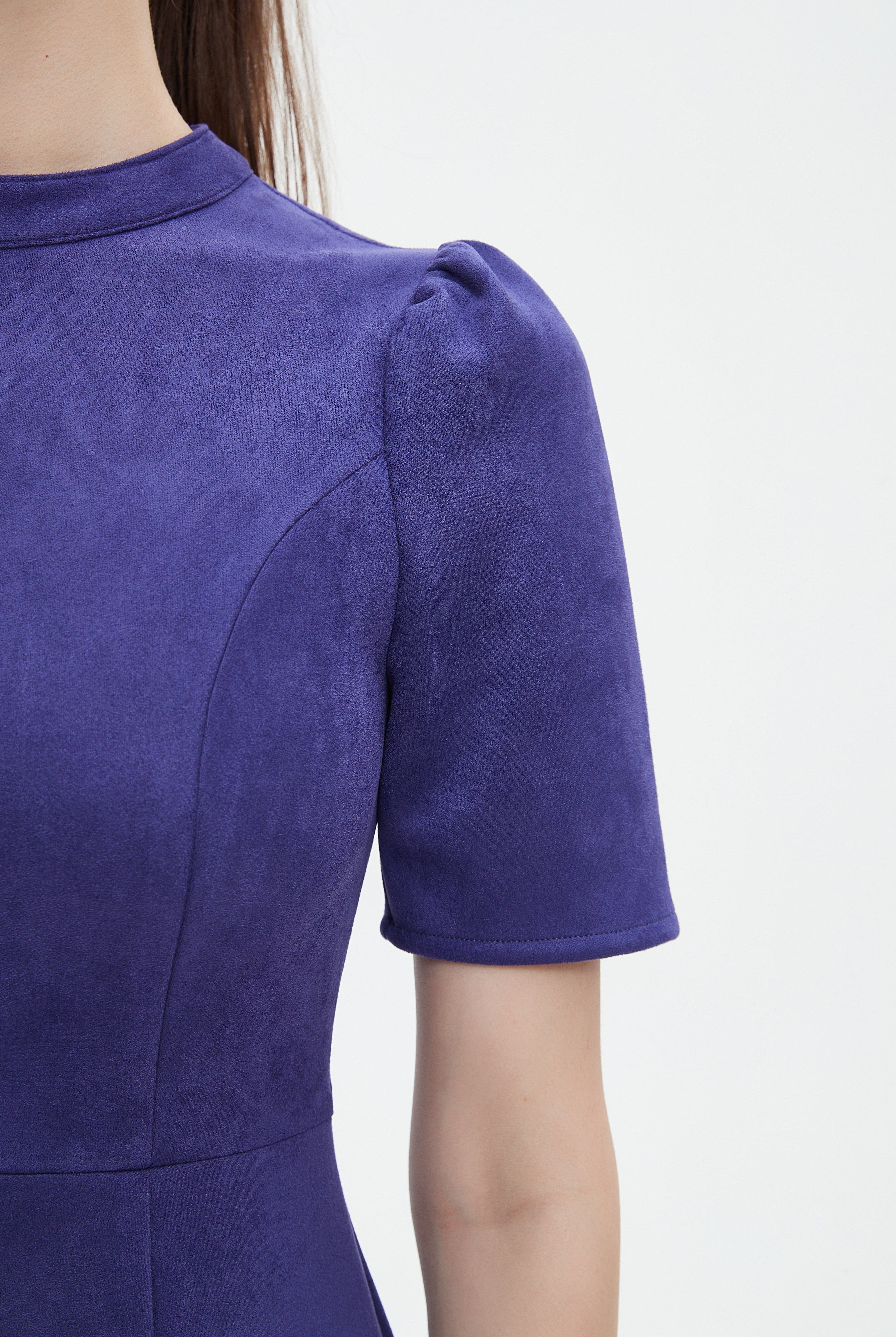 ميكا فستان ميدي بأكمام قصيرة سادة بليسية مكشكش من الاسفل