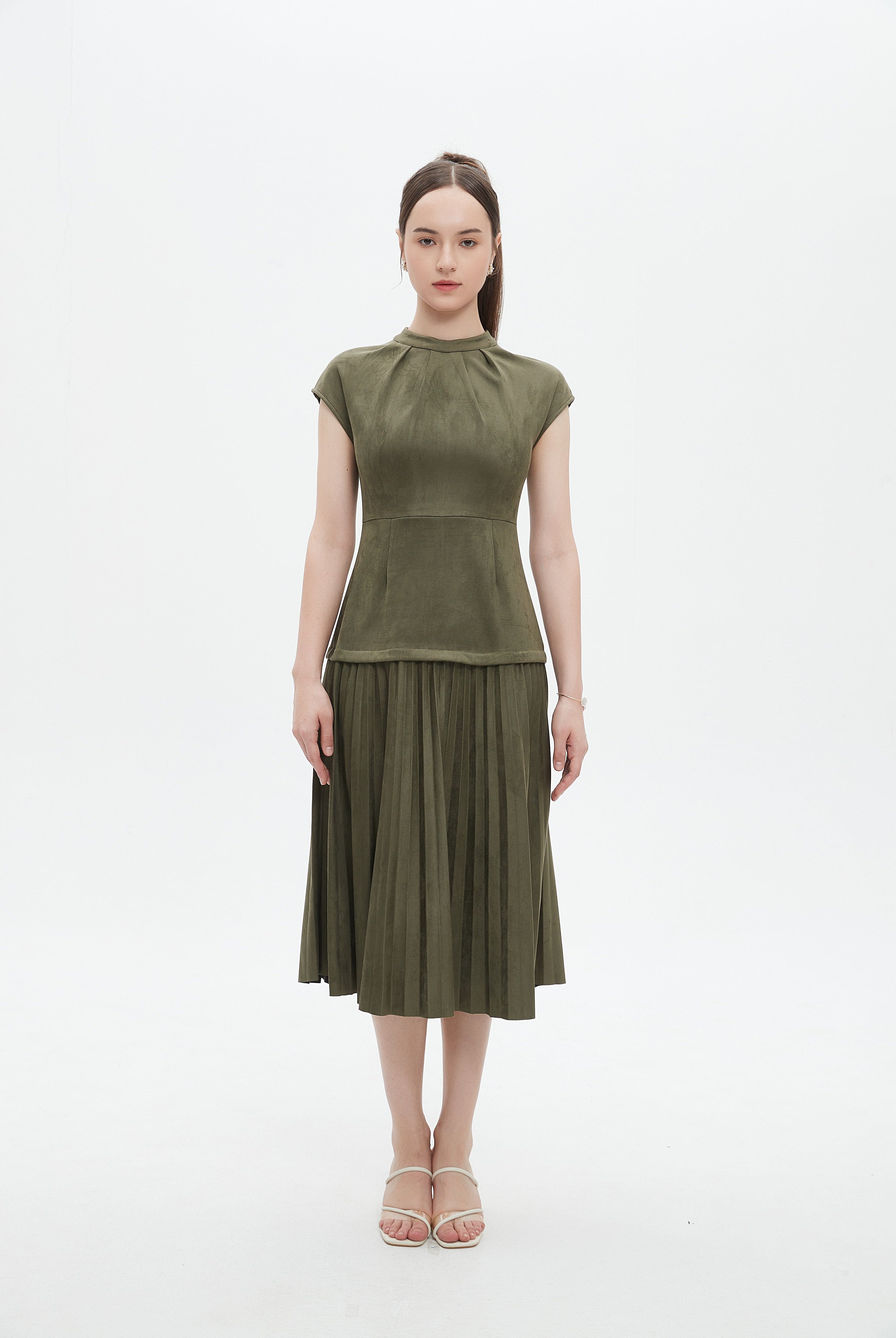 ميكا فستان ميدي بأكمام قصيرة سادة بليسية