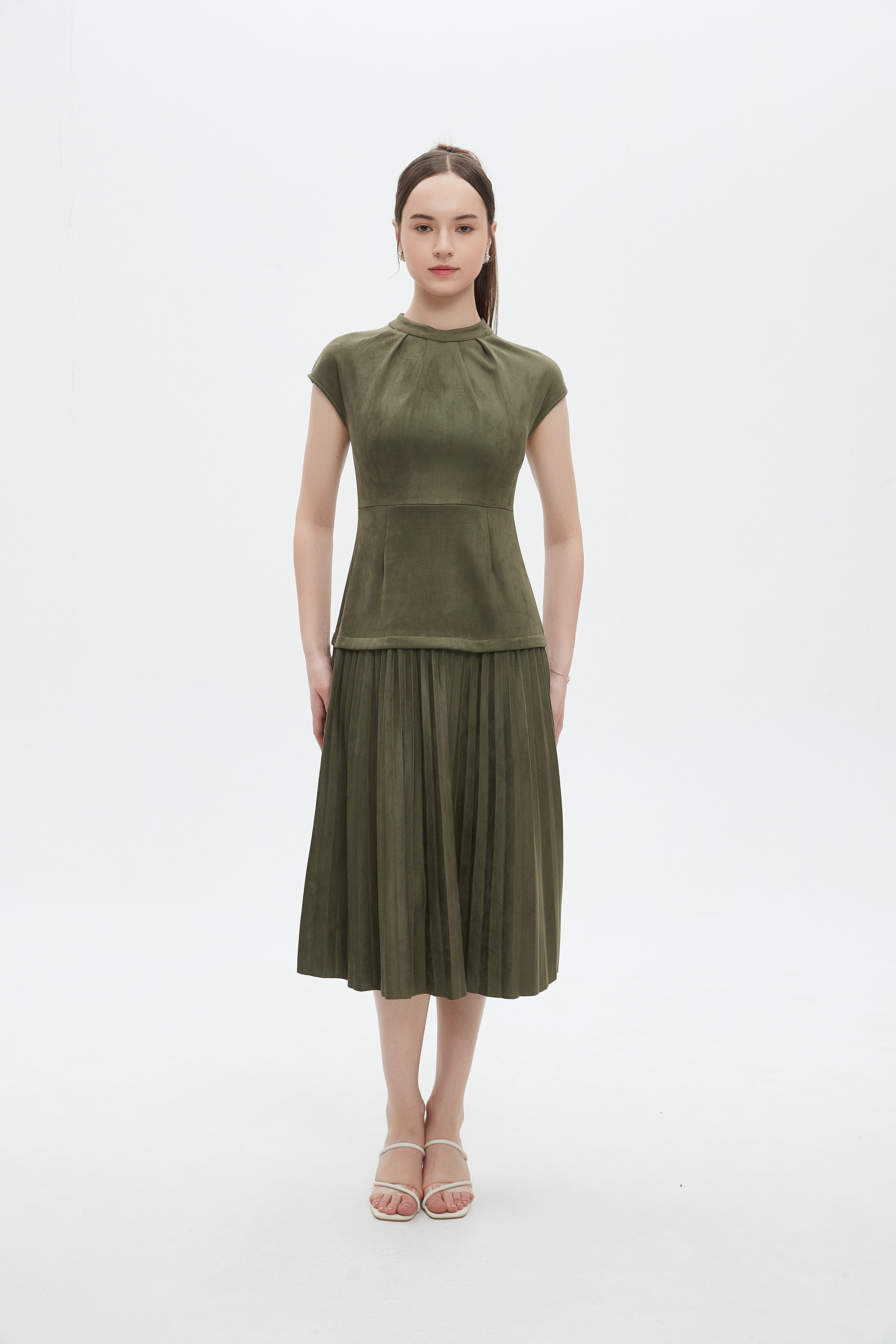 ميكا فستان ميدي بأكمام قصيرة سادة بليسية