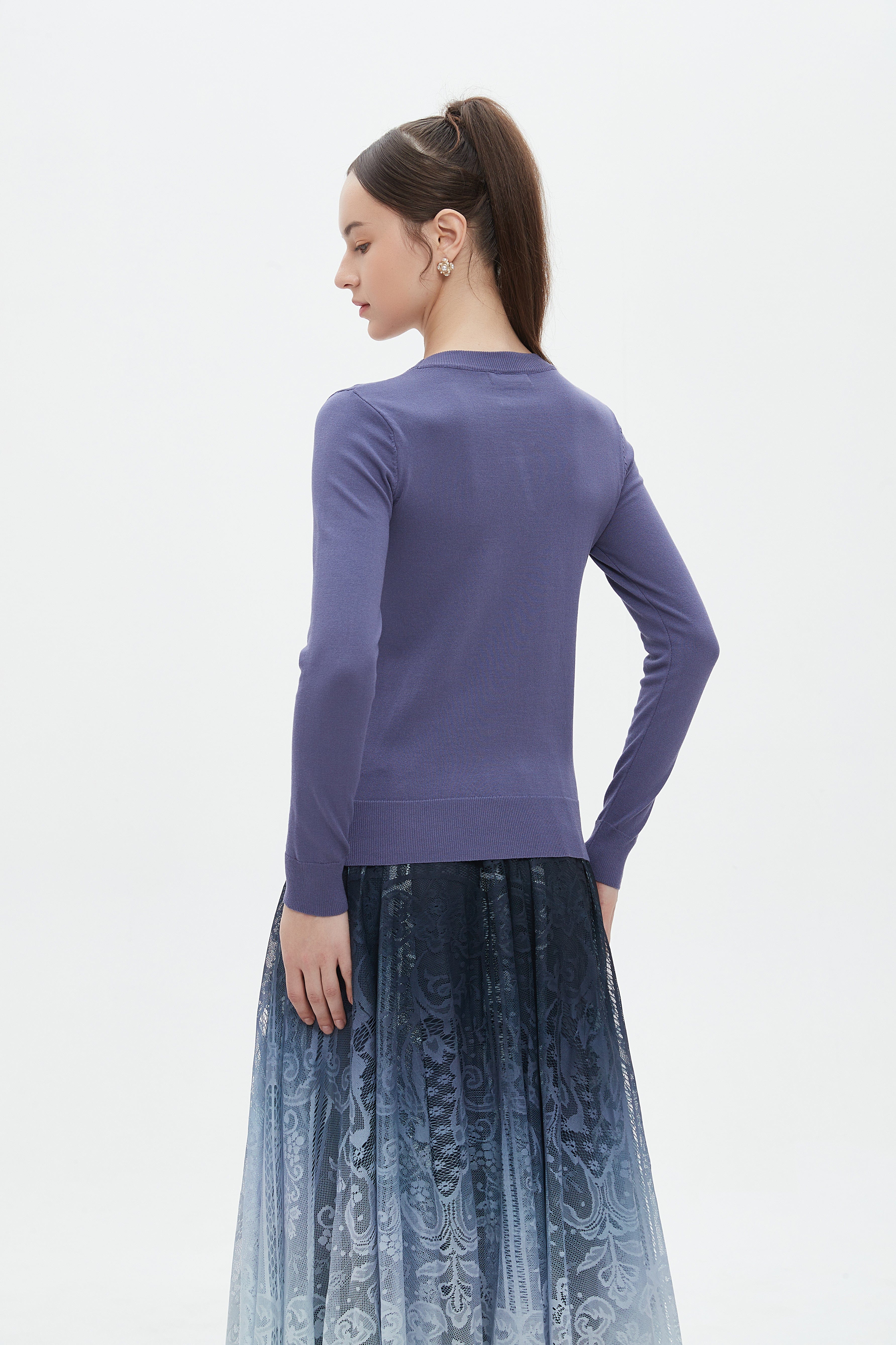 ميكا بلوزة نسائية طويلة برقبة دائرية سادة وكم طويل