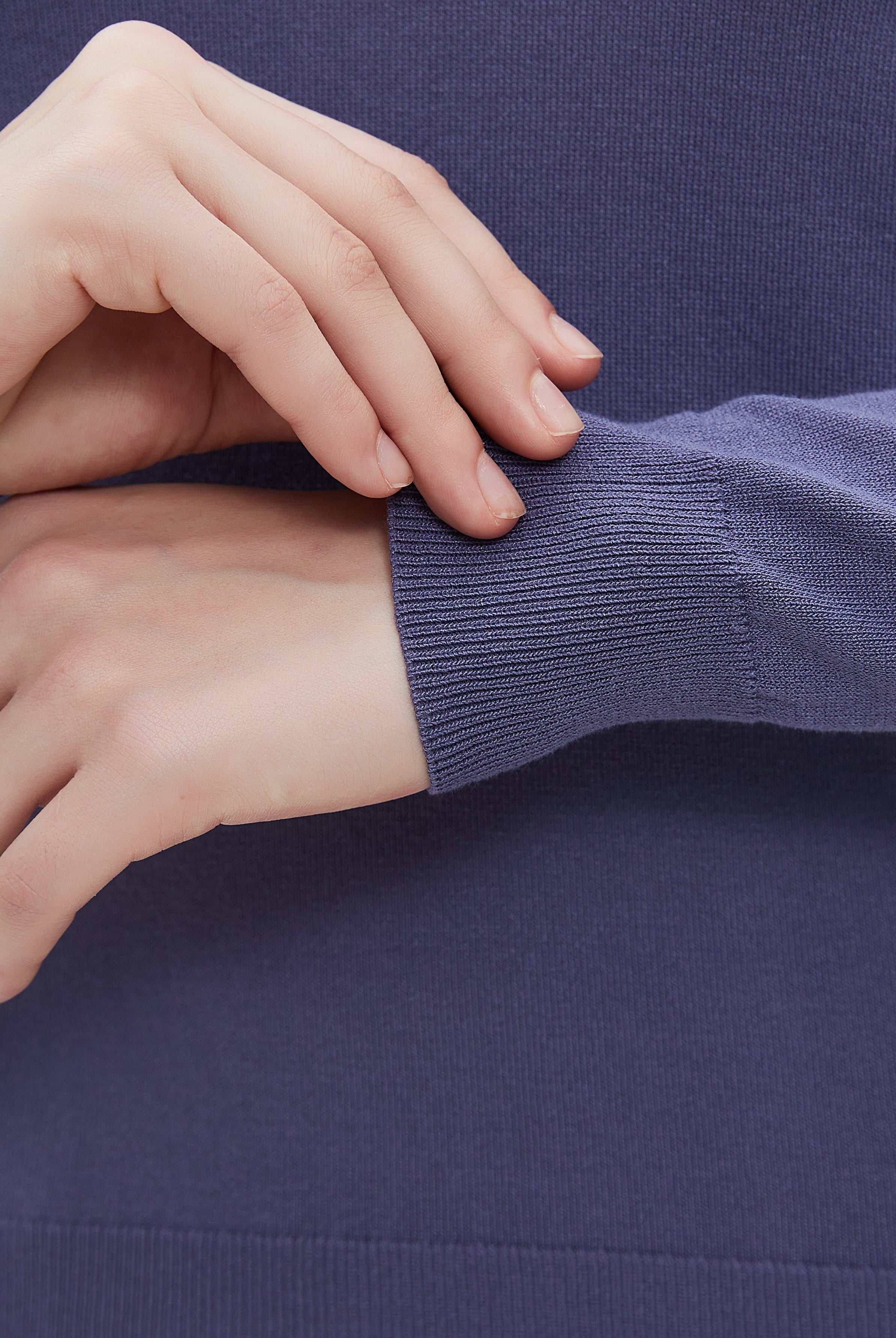 ميكا بلوزة نسائية طويلة برقبة دائرية سادة وكم طويل