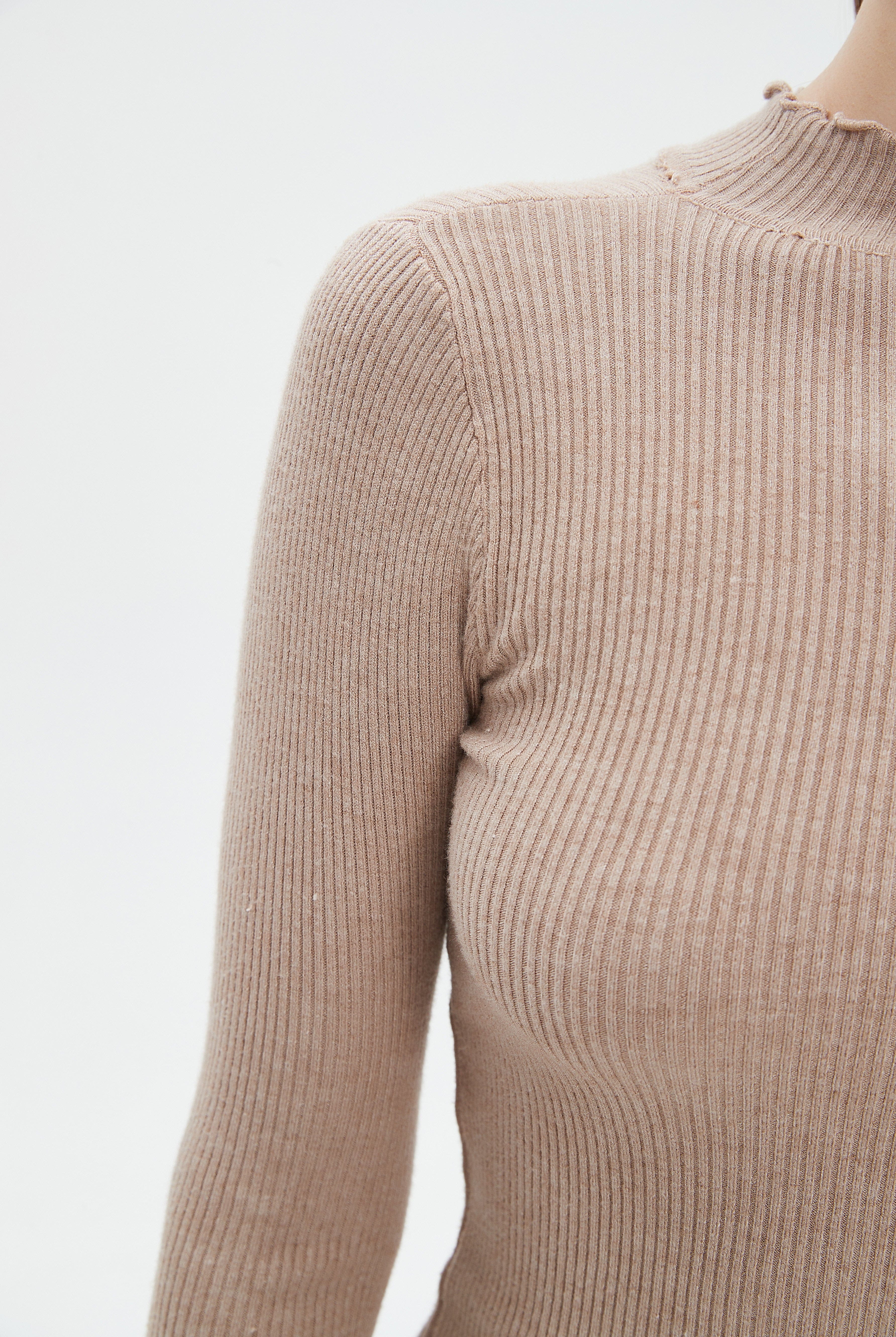 ميكا توب نسائي للشتاء بكم طويل ورقبة دائرية