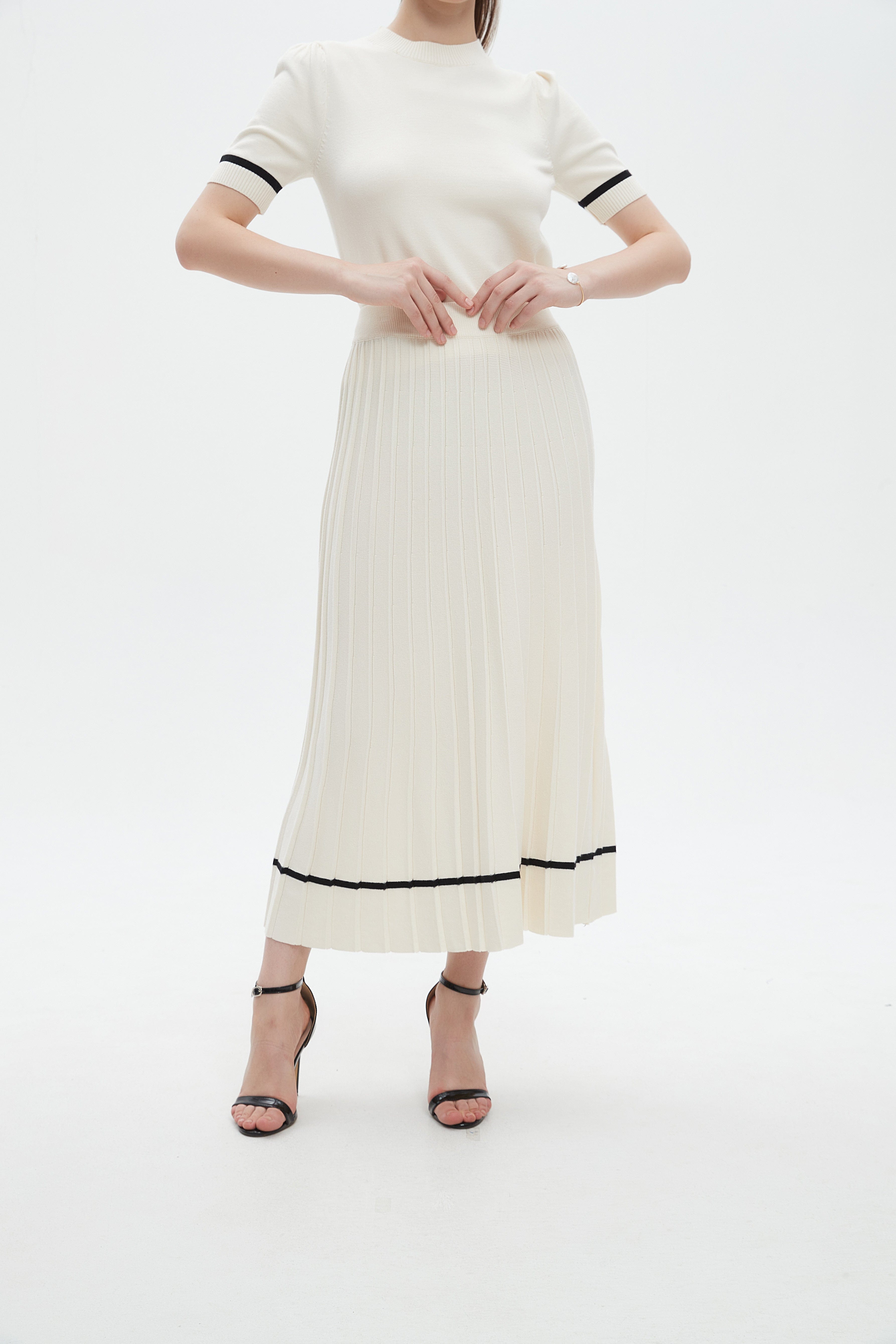 ميكا تنورة ميدي منسوجة بليسية