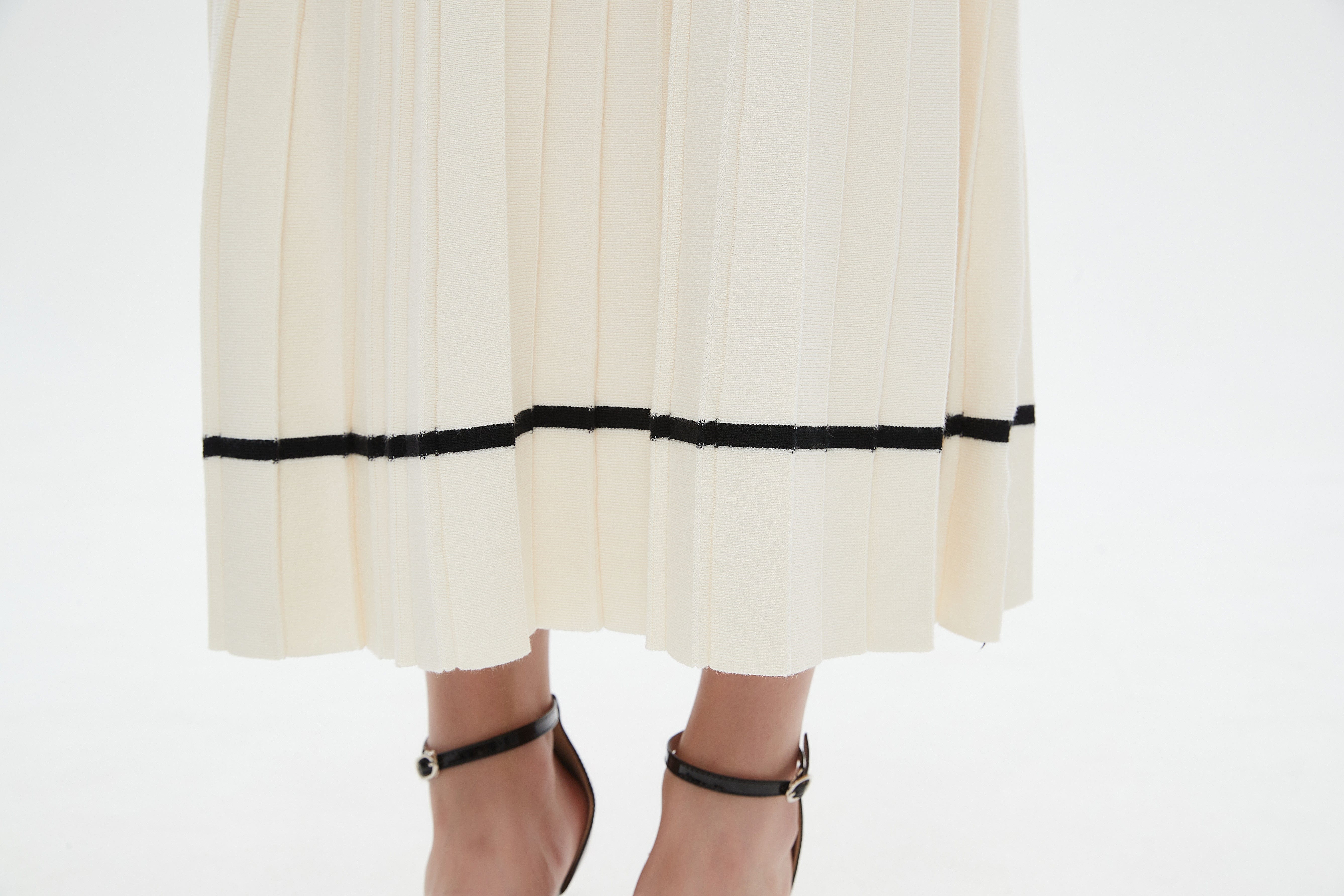 ميكا تنورة ميدي منسوجة بليسية