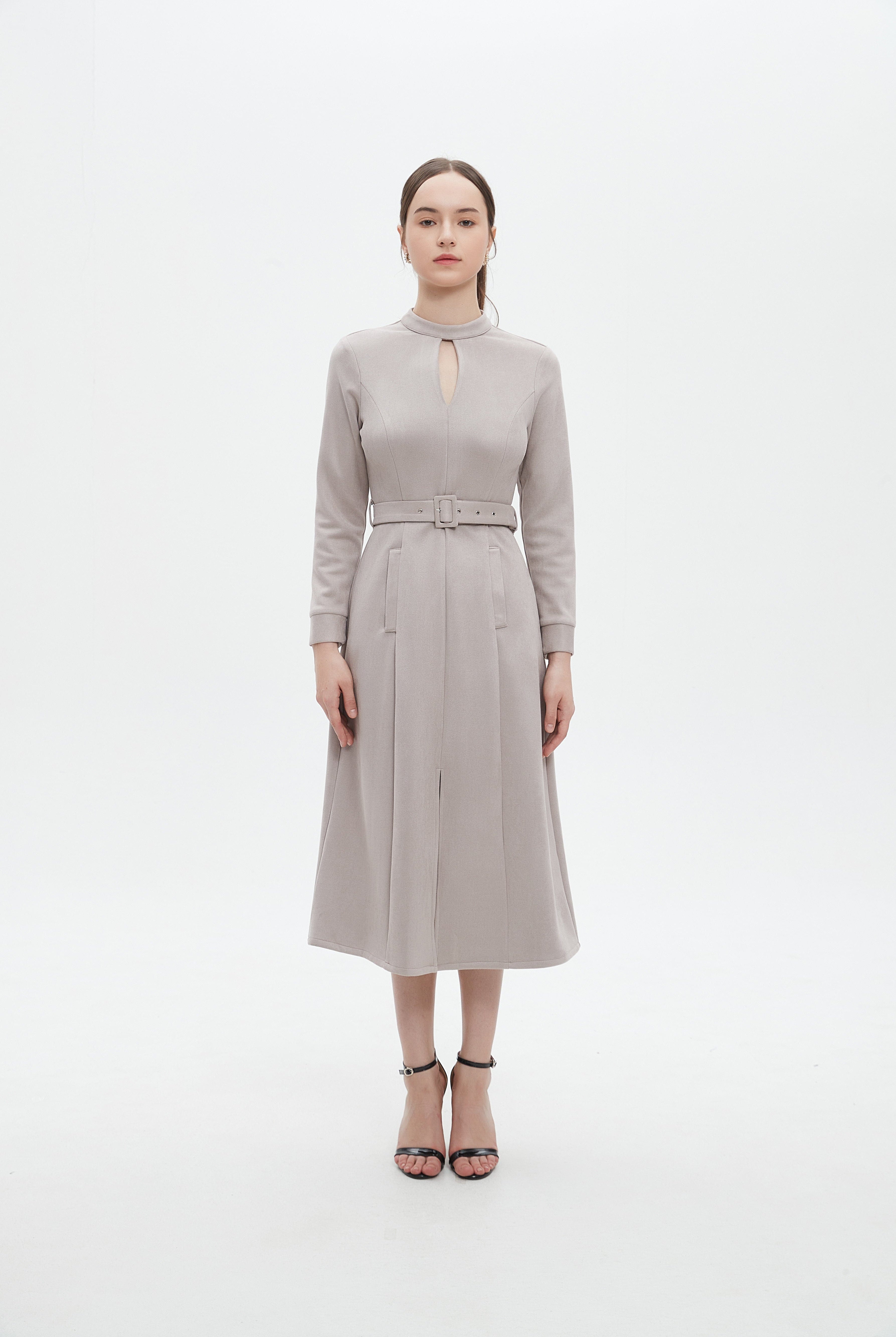 ميكا فستان نسائي ميدي برقبة دائرية وحزام على الحصر بكم طويل سادة