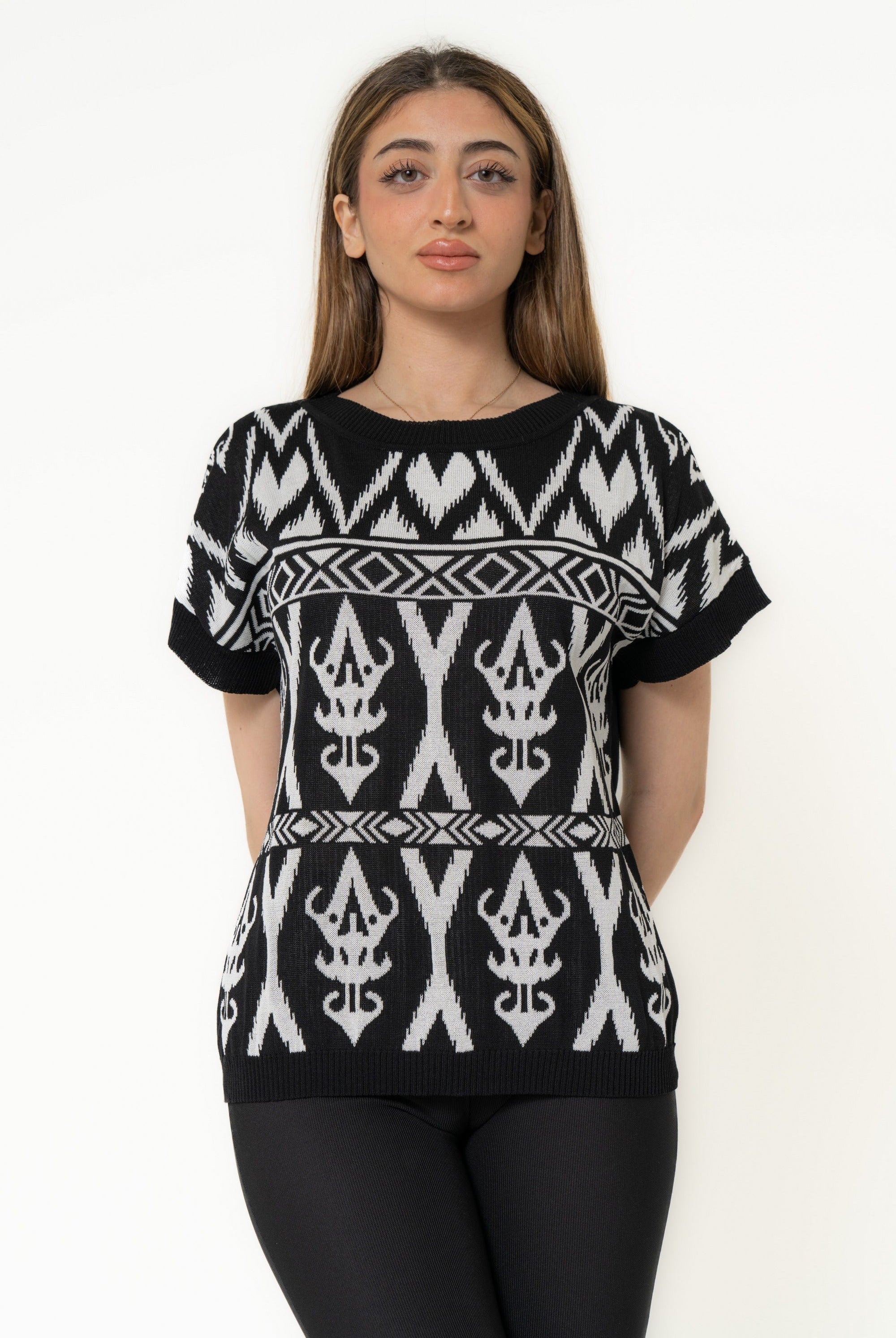 يولا بلوزة نسائي قصيرة نص كم منقوشه