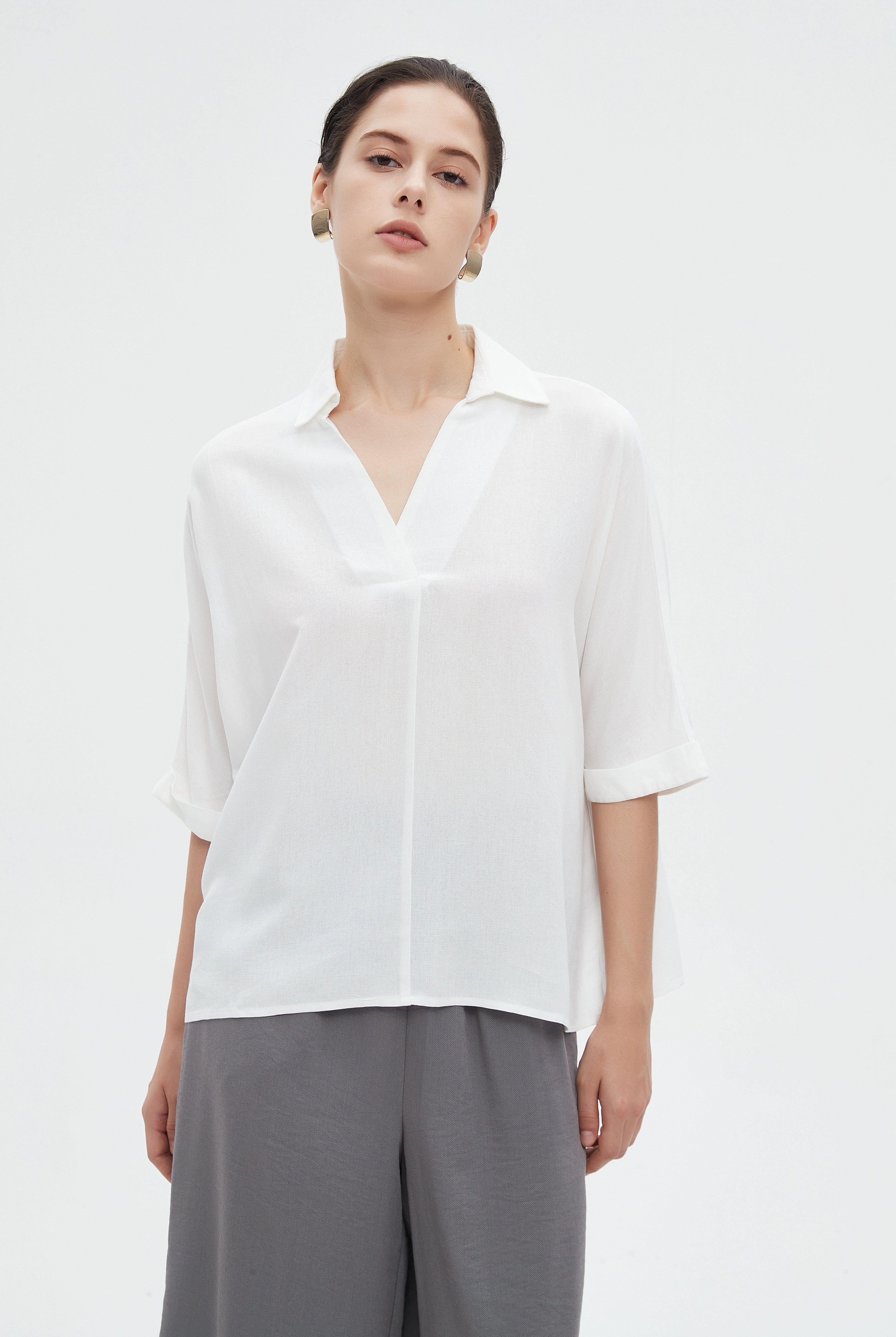 ميكا بلوزة مسائية نص كم ساده بفتحة رقبة