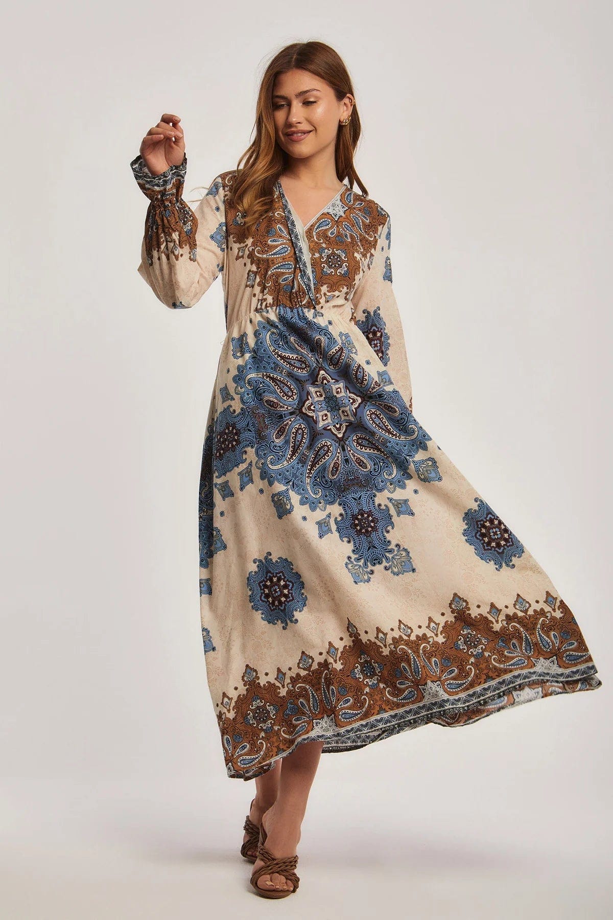 داليدرس فستان نسائي ميدي بفتحة صدر V متعدد الألوان