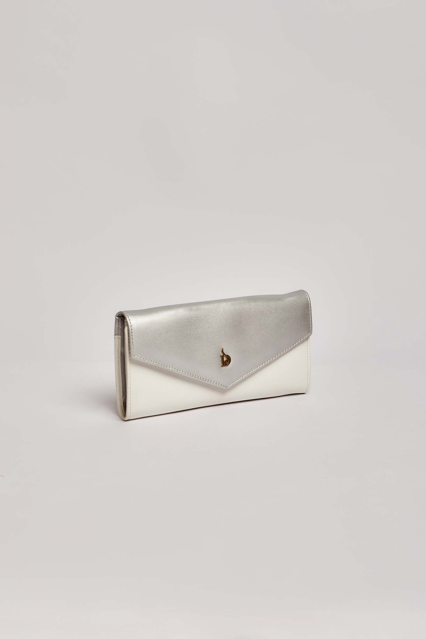 داليدرس محفظة نسائية جلد فضي وأبيض