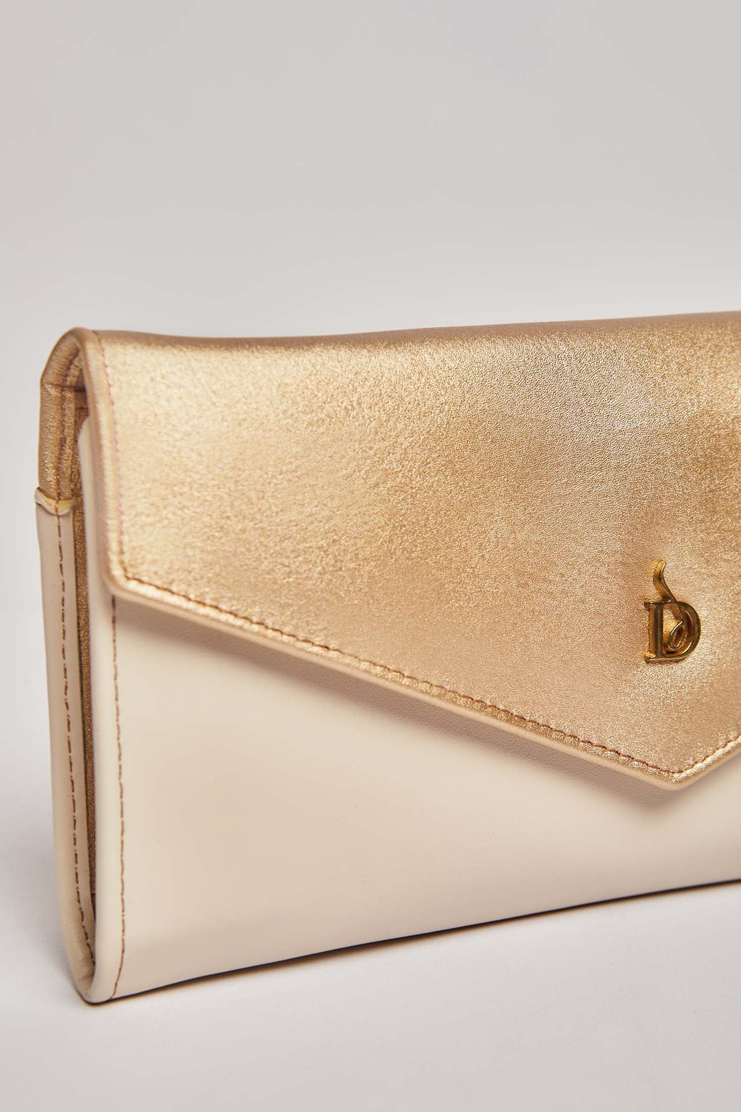 داليدرس محفظة نسائية جلد فضي وأبيض