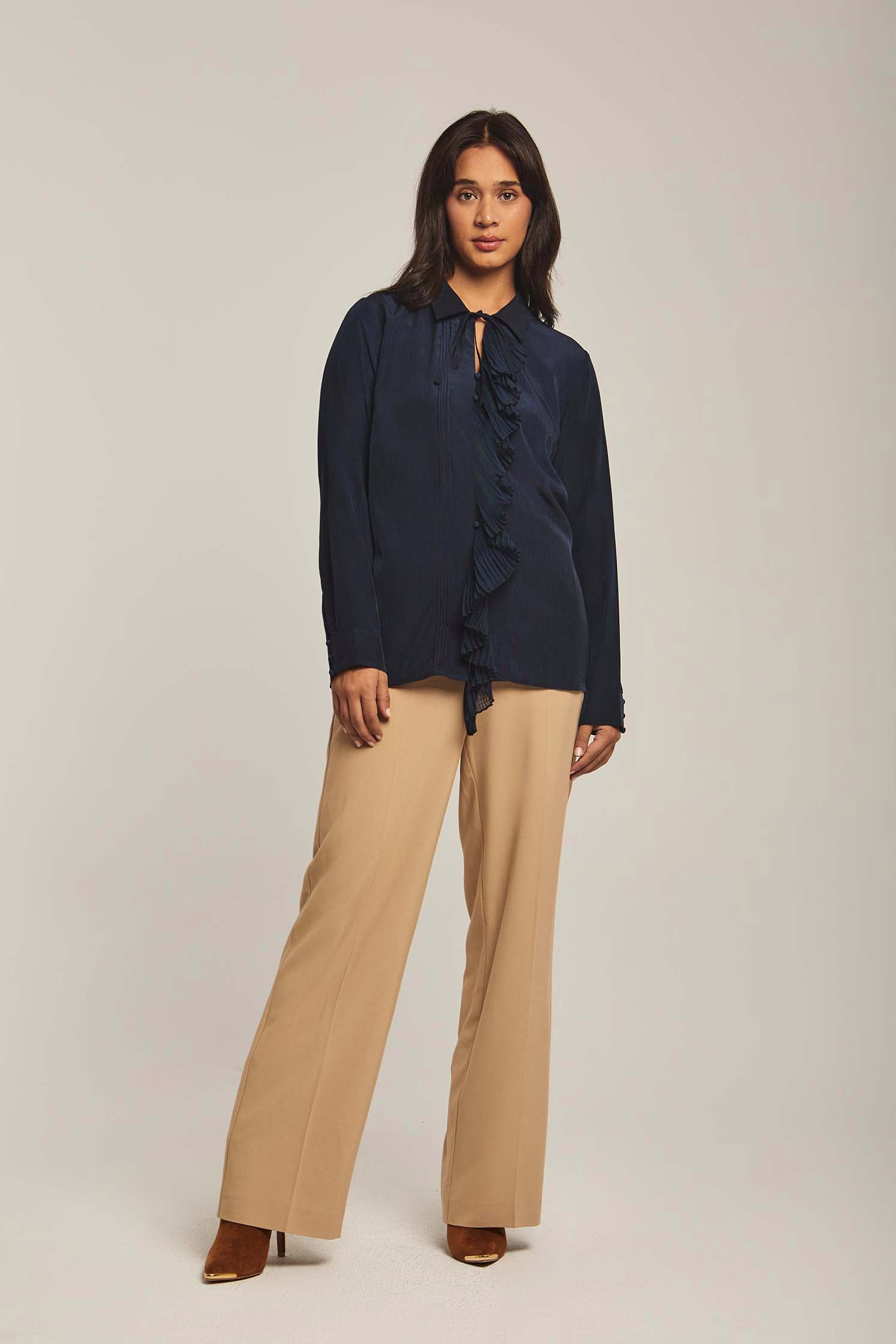 داليدرس بلوزة نسائية بكرانيش بالطول من المنتصف