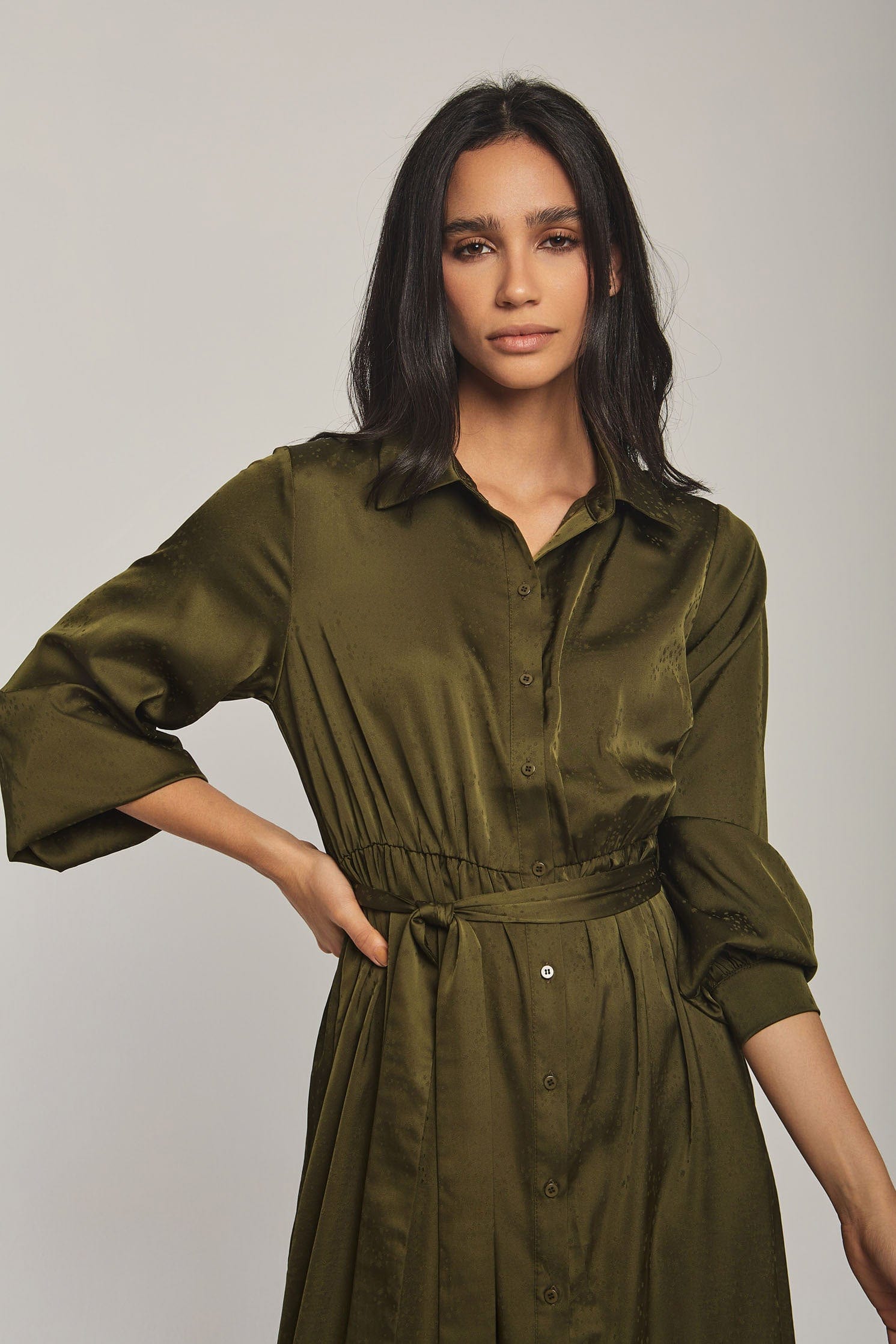 داليدرس فستان نسائي سادة بحزام عالخصر زيتوني