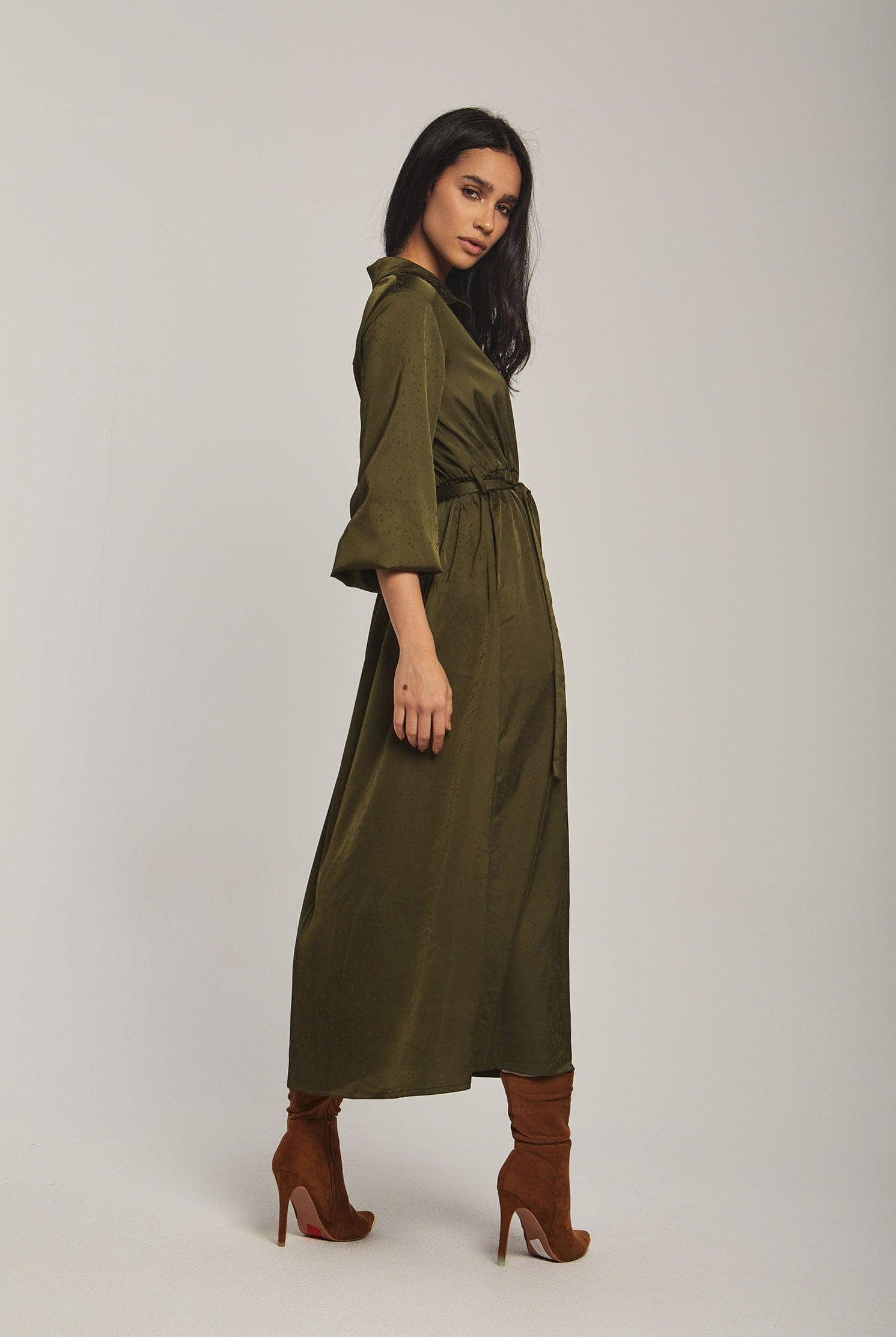 داليدرس فستان نسائي سادة بحزام عالخصر زيتوني