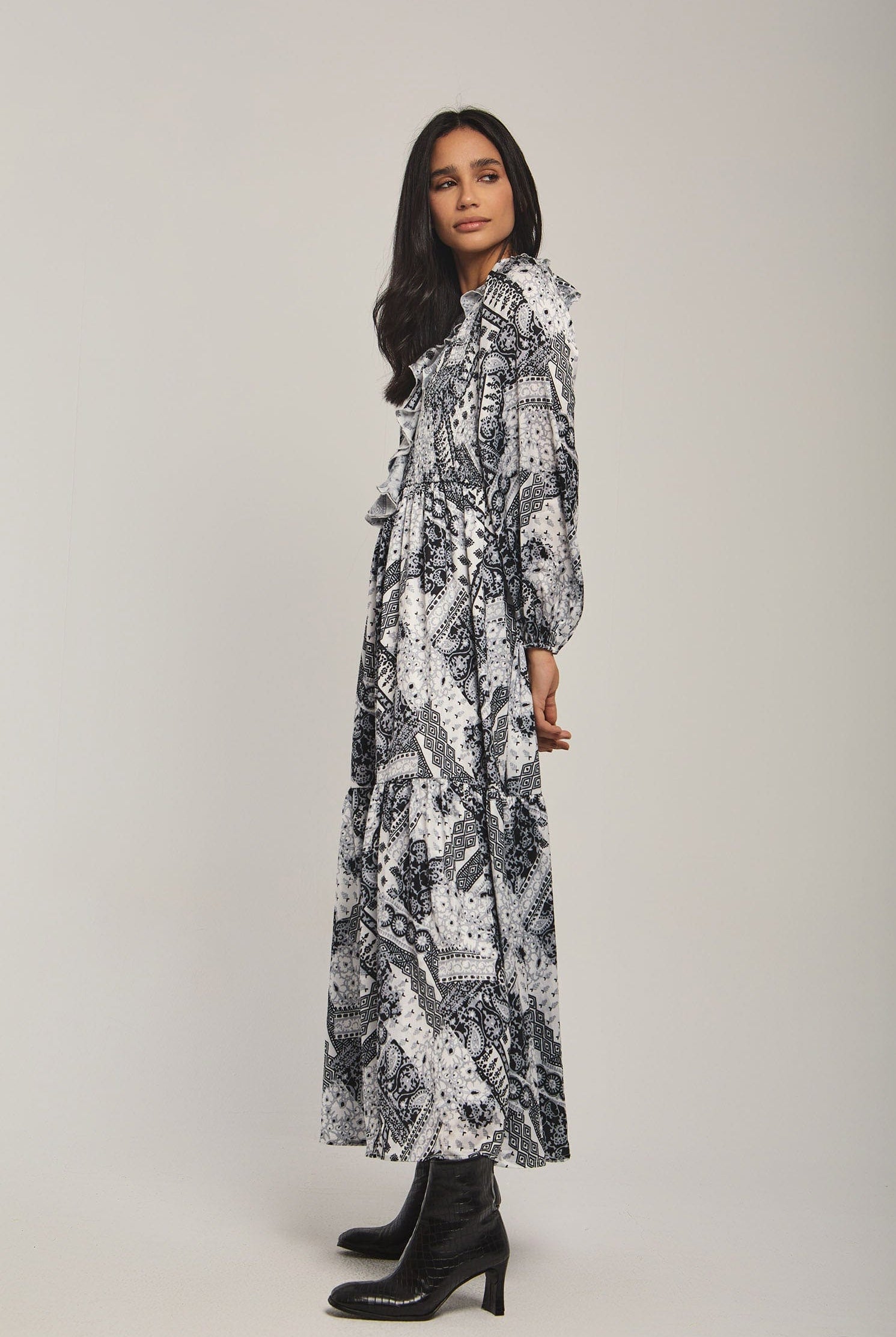 داليدرس فستان نسائي مشجر بكرانيش عالصدر أسود