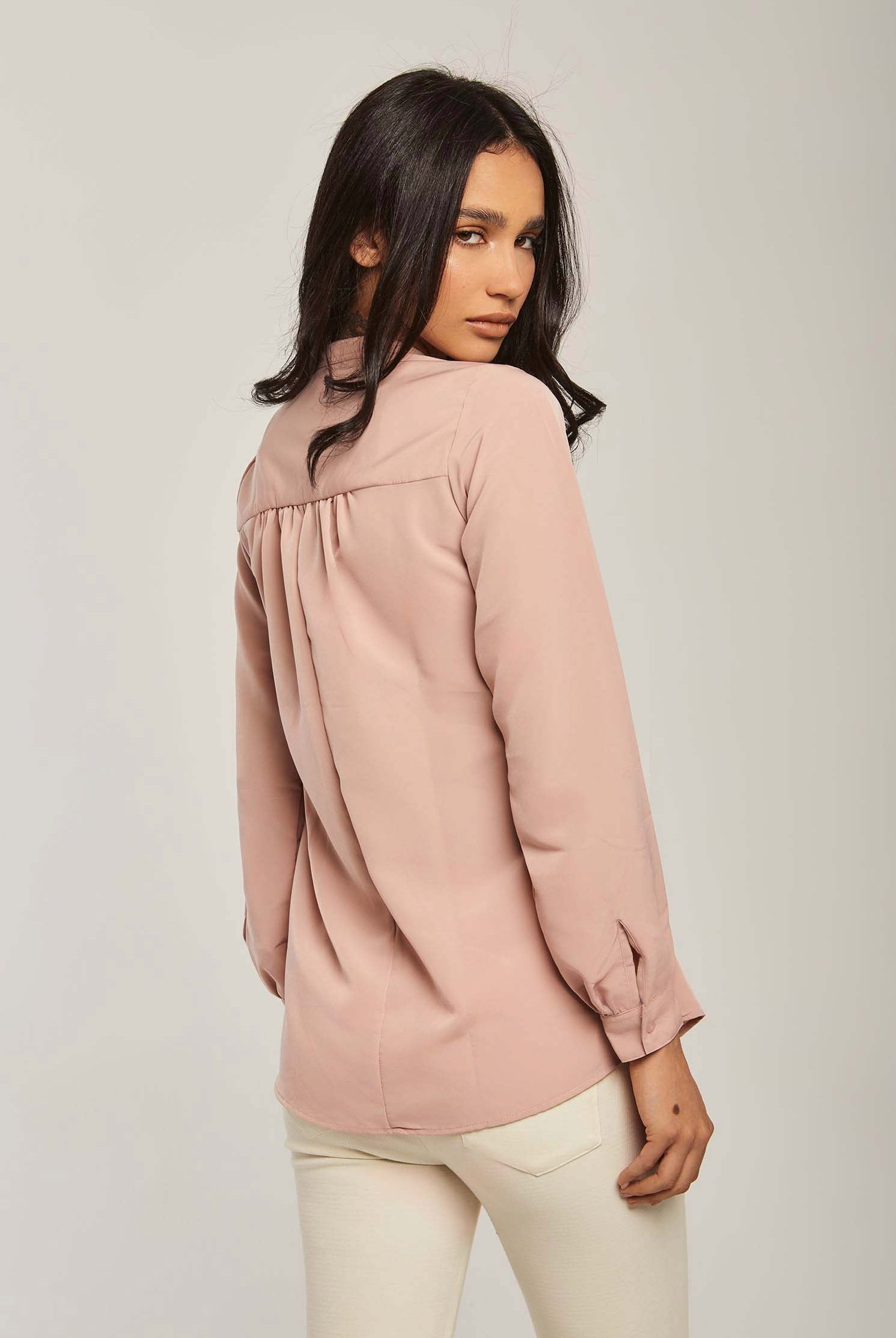 داليدرس قميص نسائي باازرار سادة وردي