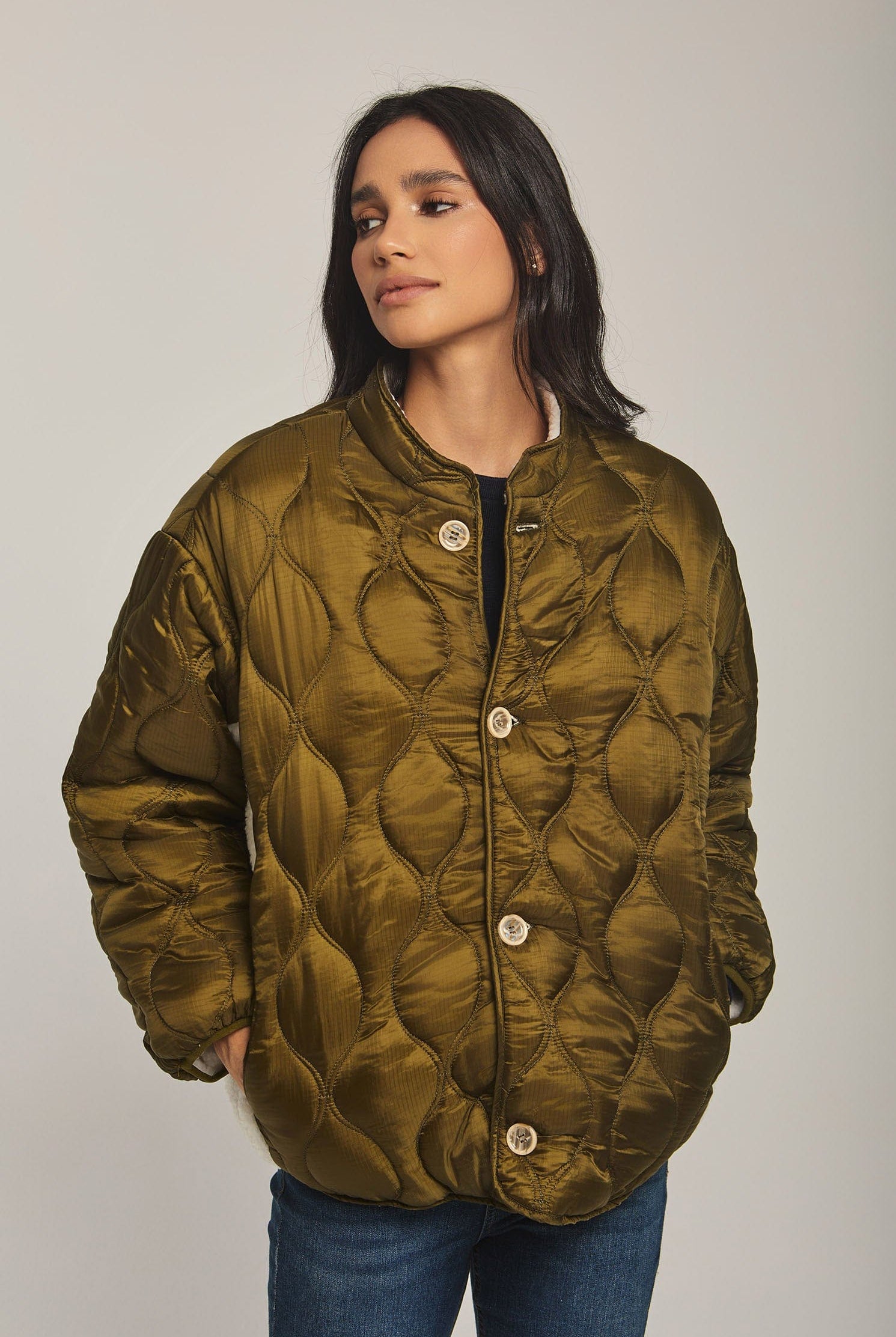 داليدرس جاكيت نسائي فرو كم طويل بجيوب أمامية الكاكي