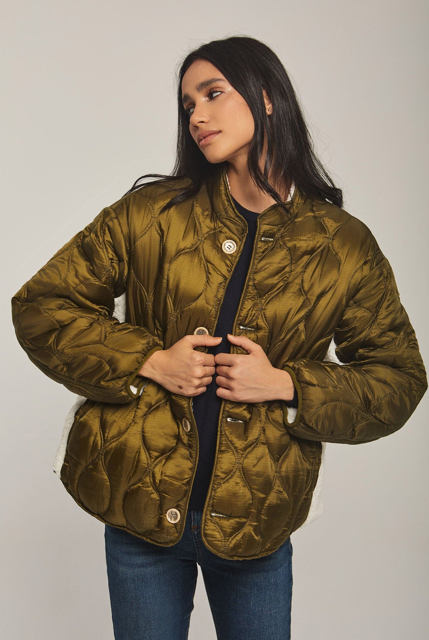 داليدرس جاكيت نسائي فرو كم طويل بجيوب أمامية الكاكي